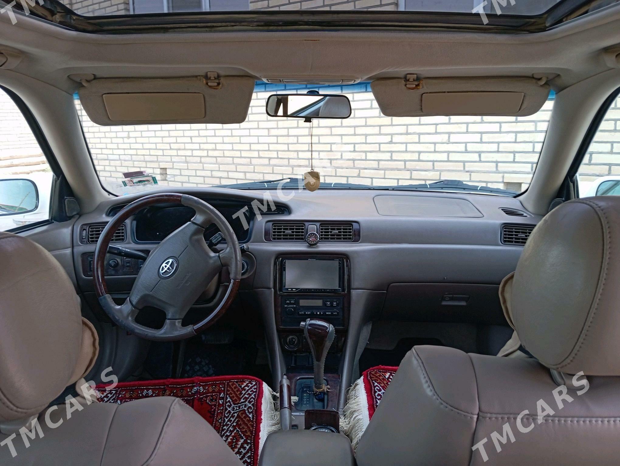 Toyota Camry 2001 - 178 000 TMT - Байрамали - img 4
