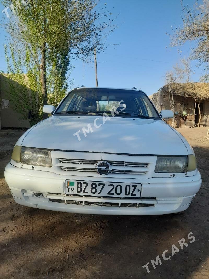 Opel Astra 1993 - 45 000 TMT - Гурбансолтан Едже - img 2