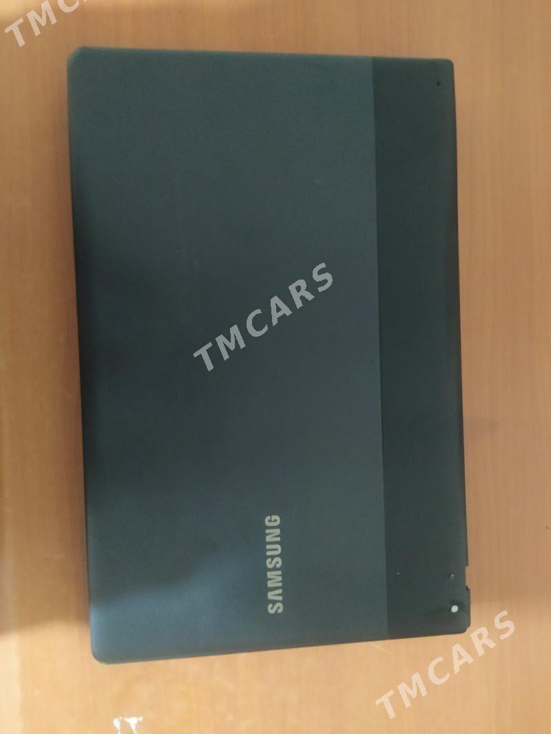 Samsung 300E - Гурбансолтан Едже - img 2