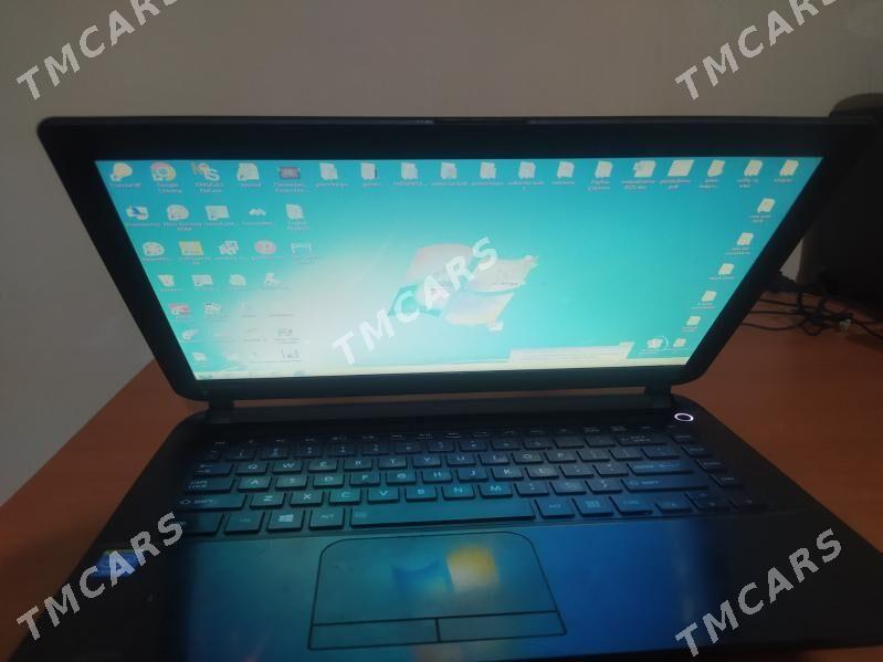 Toshiba satellite c40 - Gurbansoltan Eje - img 2