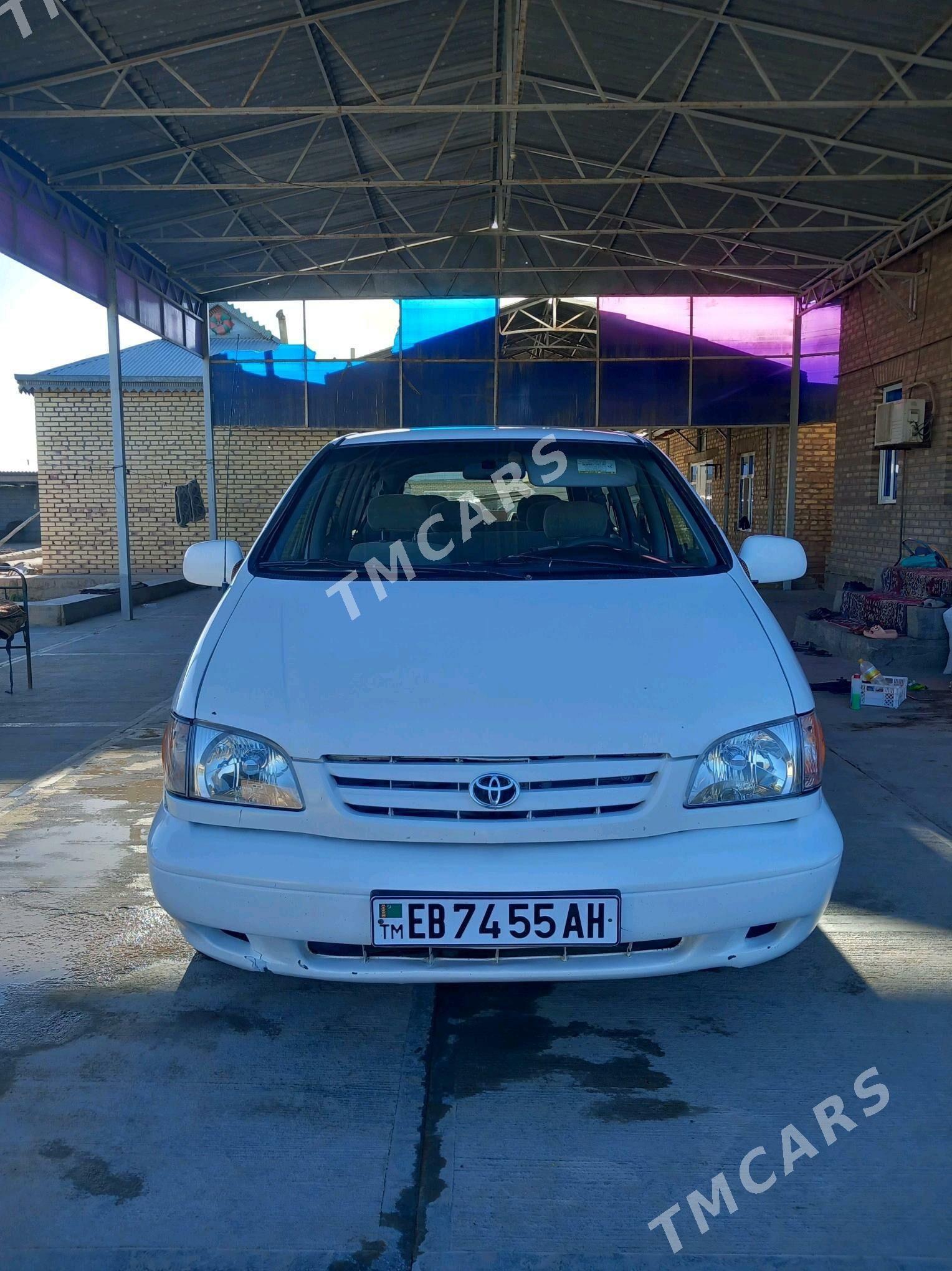 Toyota Sienna 2000 - 138 000 TMT - Tejen - img 3