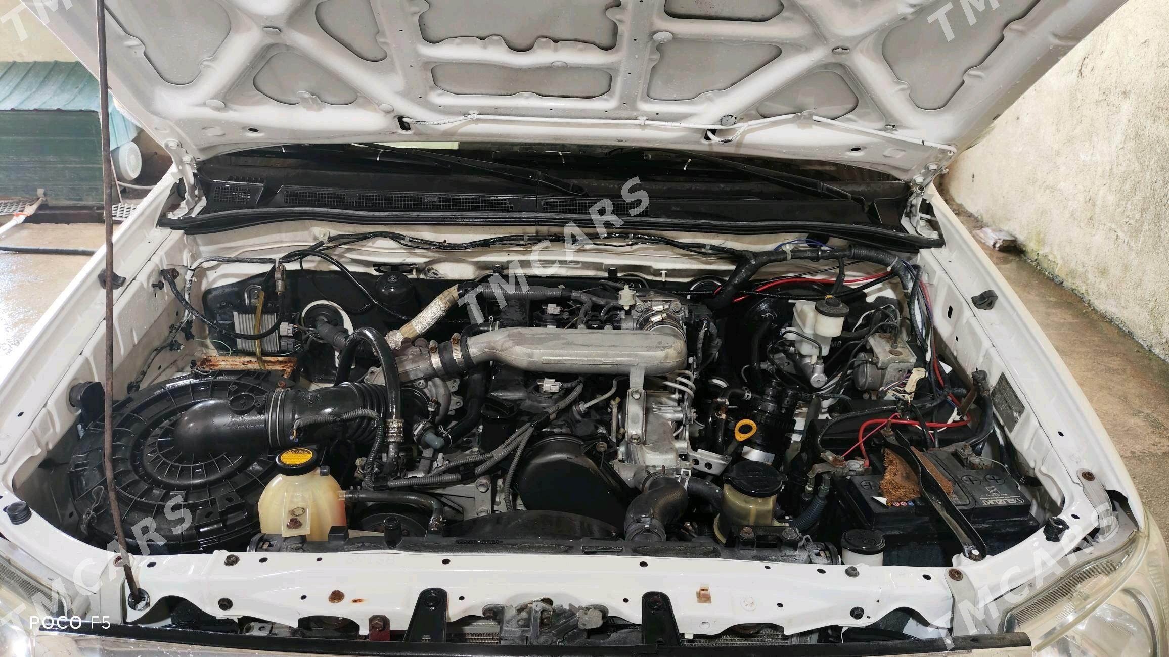 Toyota Hilux 2011 - 240 000 TMT - Хазар - img 5