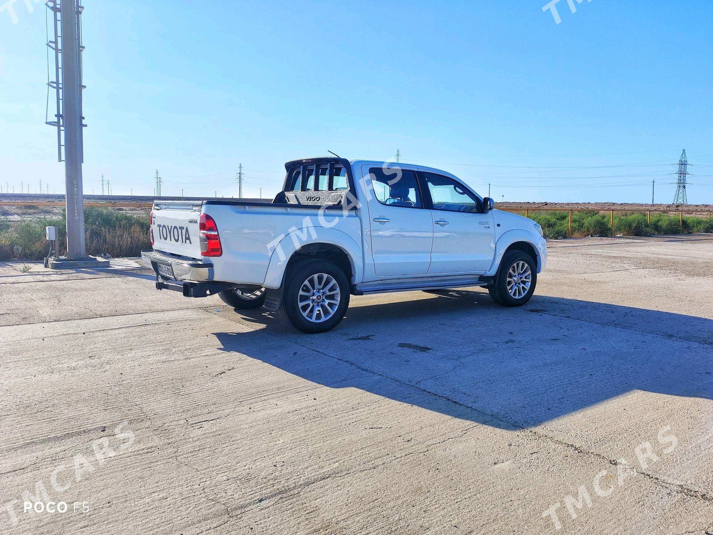 Toyota Hilux 2011 - 240 000 TMT - Хазар - img 4