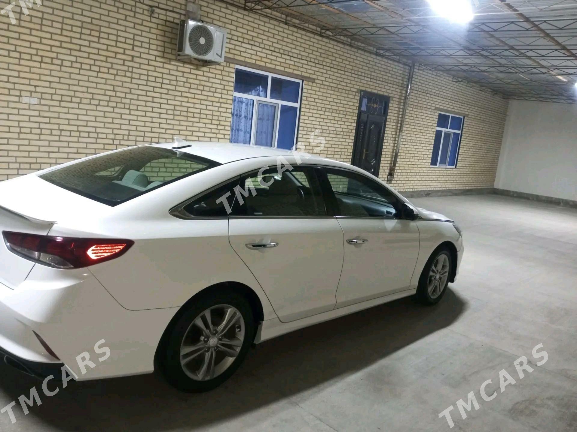 Hyundai Sonata 2019 - 200 000 TMT - Саят - img 3