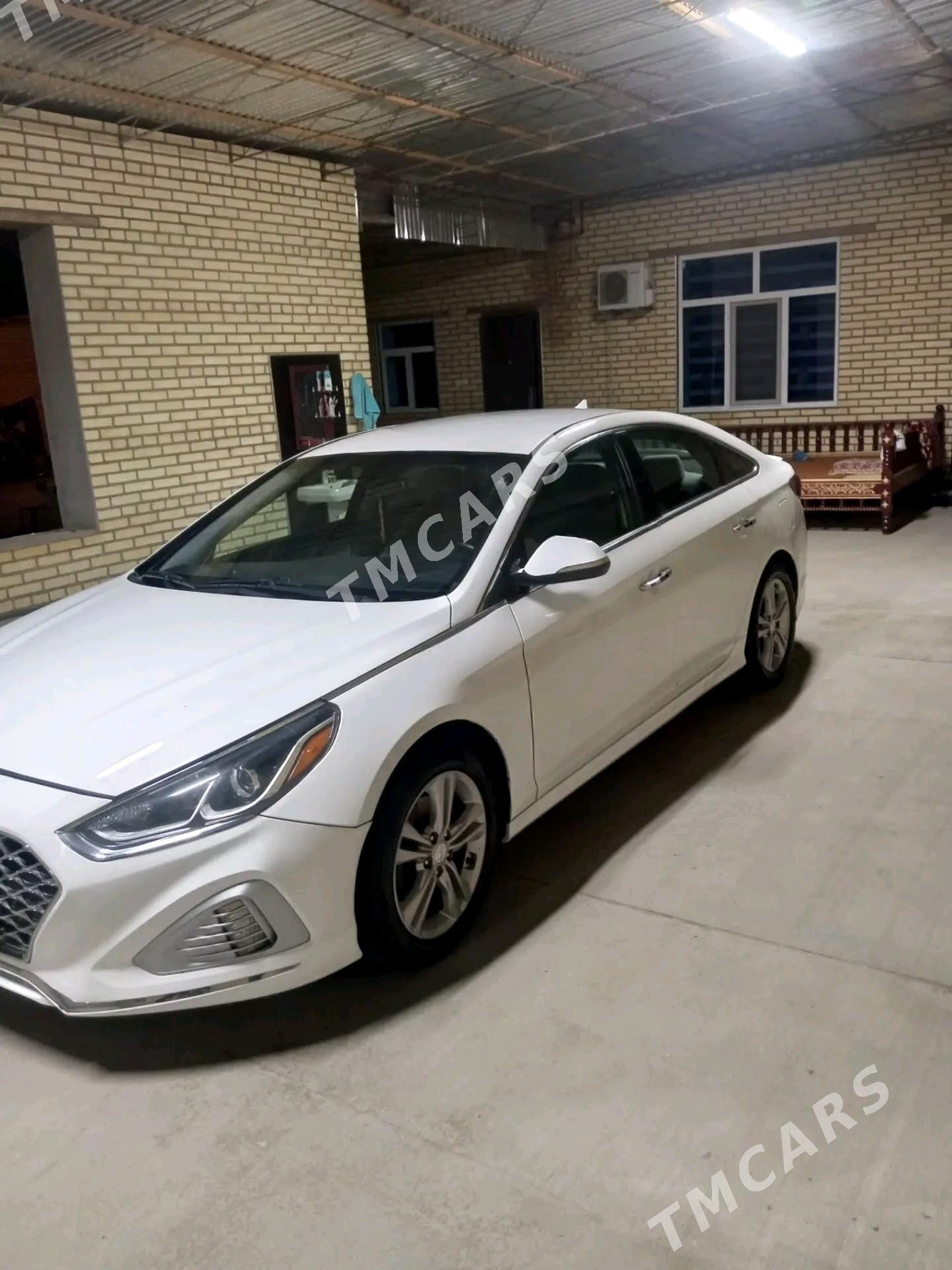 Hyundai Sonata 2019 - 200 000 TMT - Саят - img 4