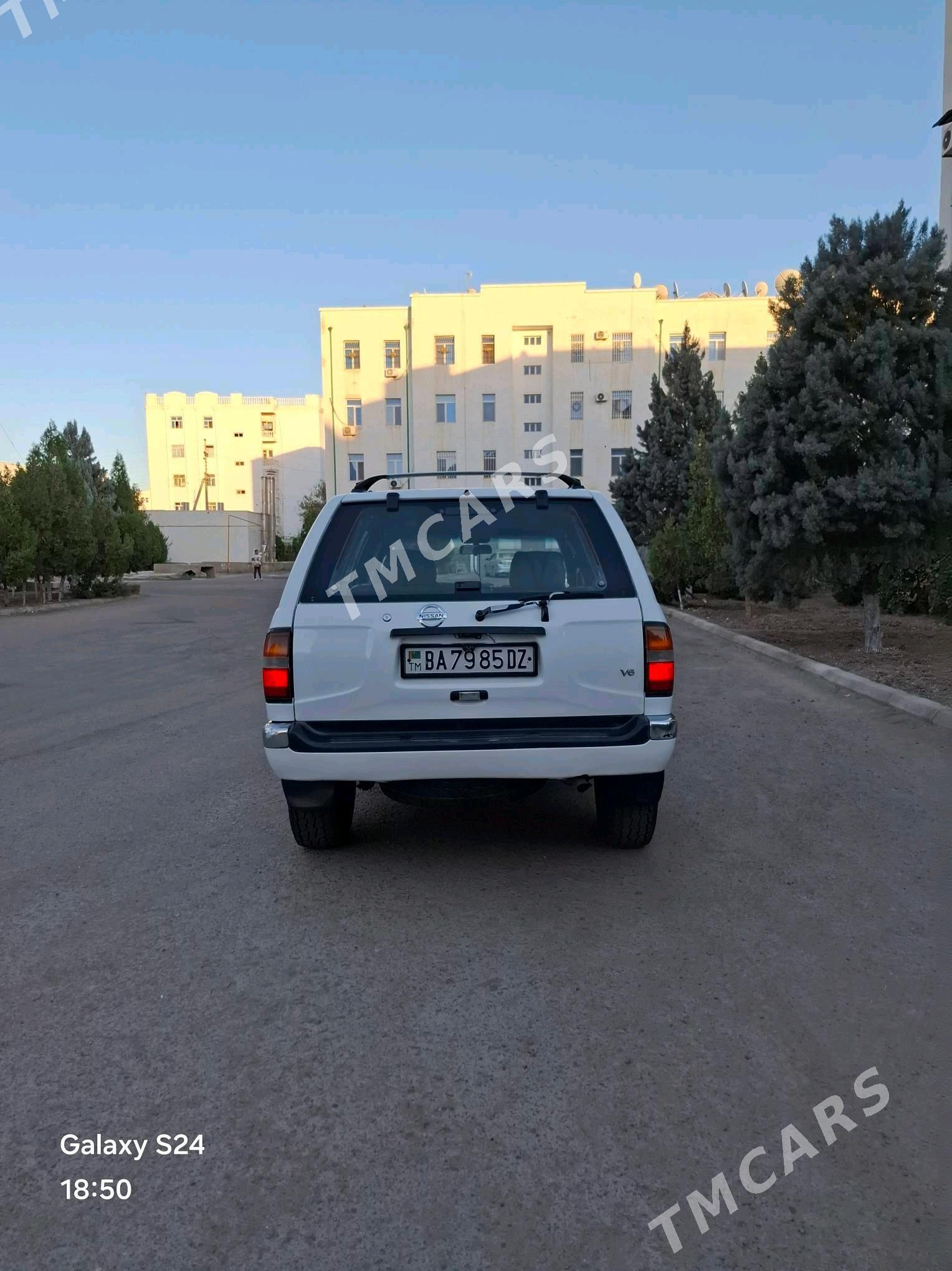 Nissan Pathfinder 1998 - 90 000 TMT - Дашогуз - img 3