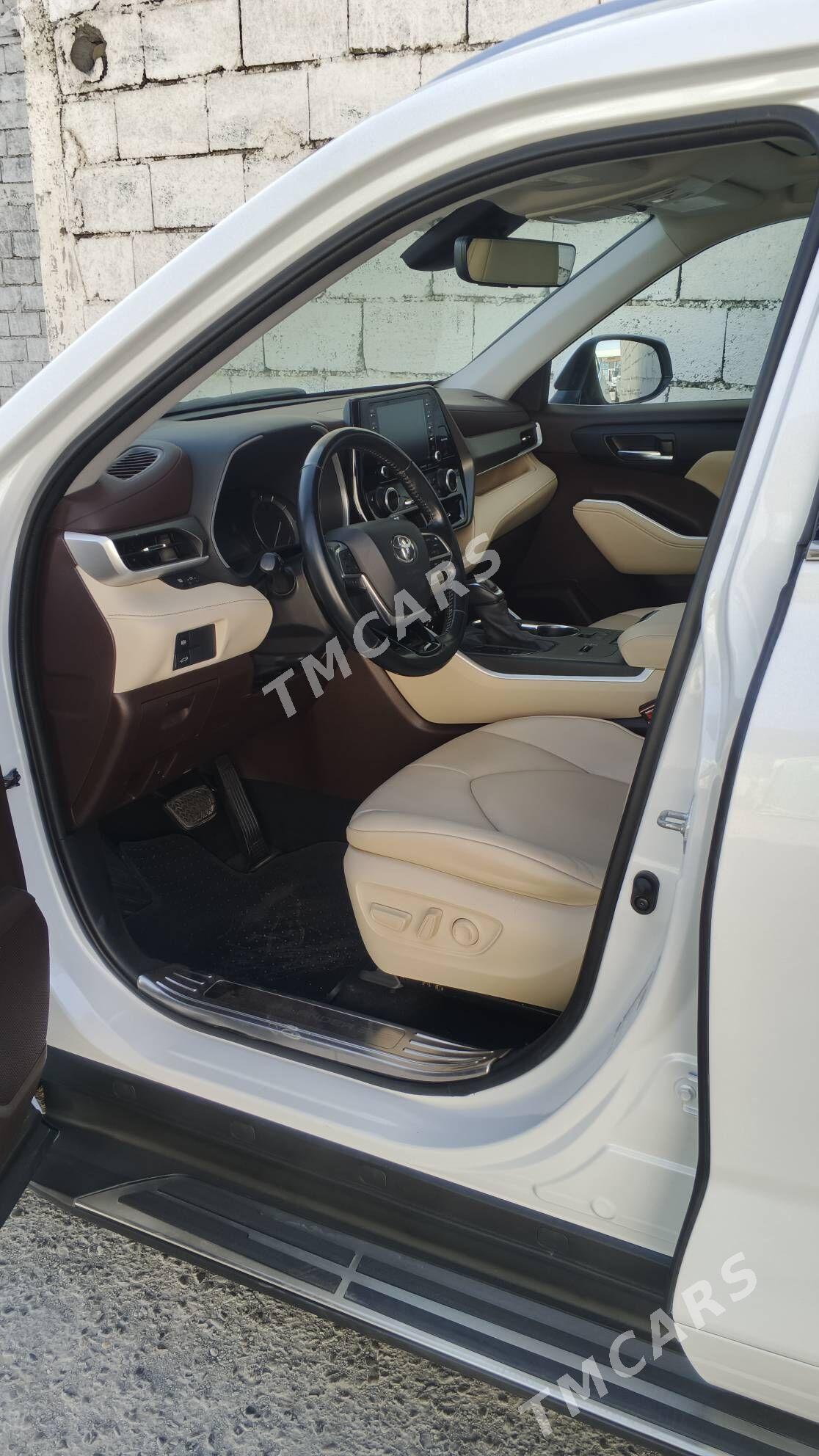 Toyota Highlander 2021 - 560 000 TMT - Ашхабад - img 2