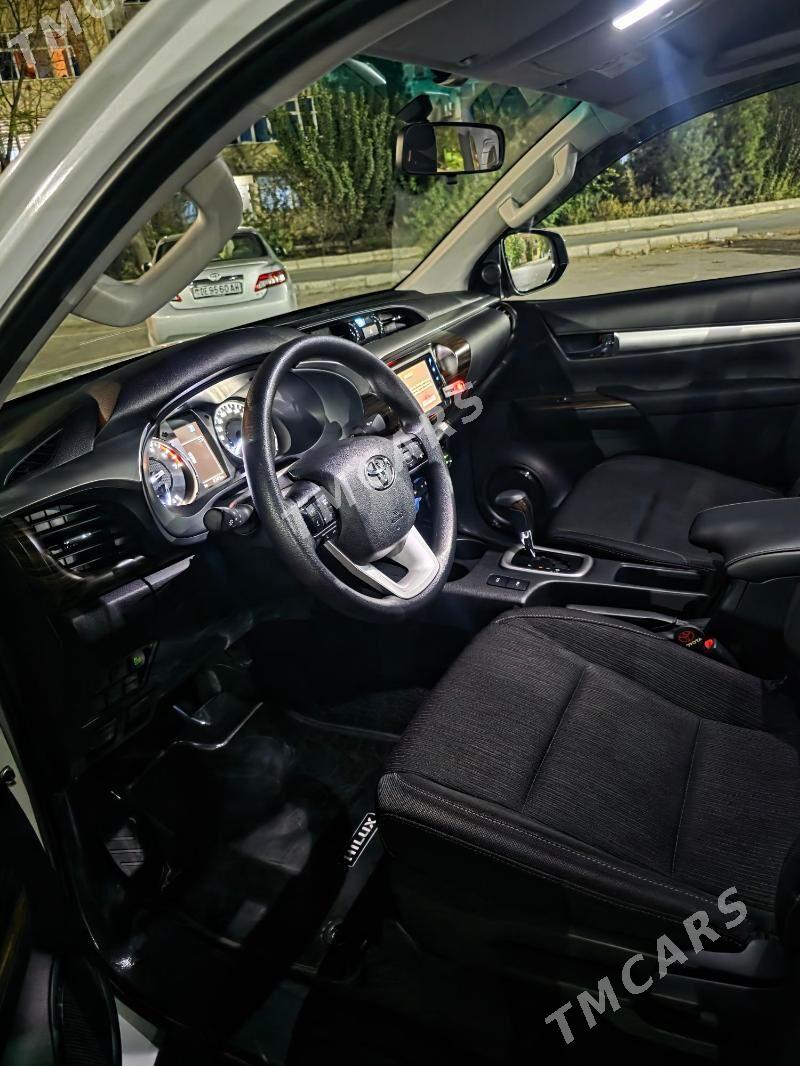 Toyota Hilux 2025 - 670 000 TMT - Aşgabat - img 2