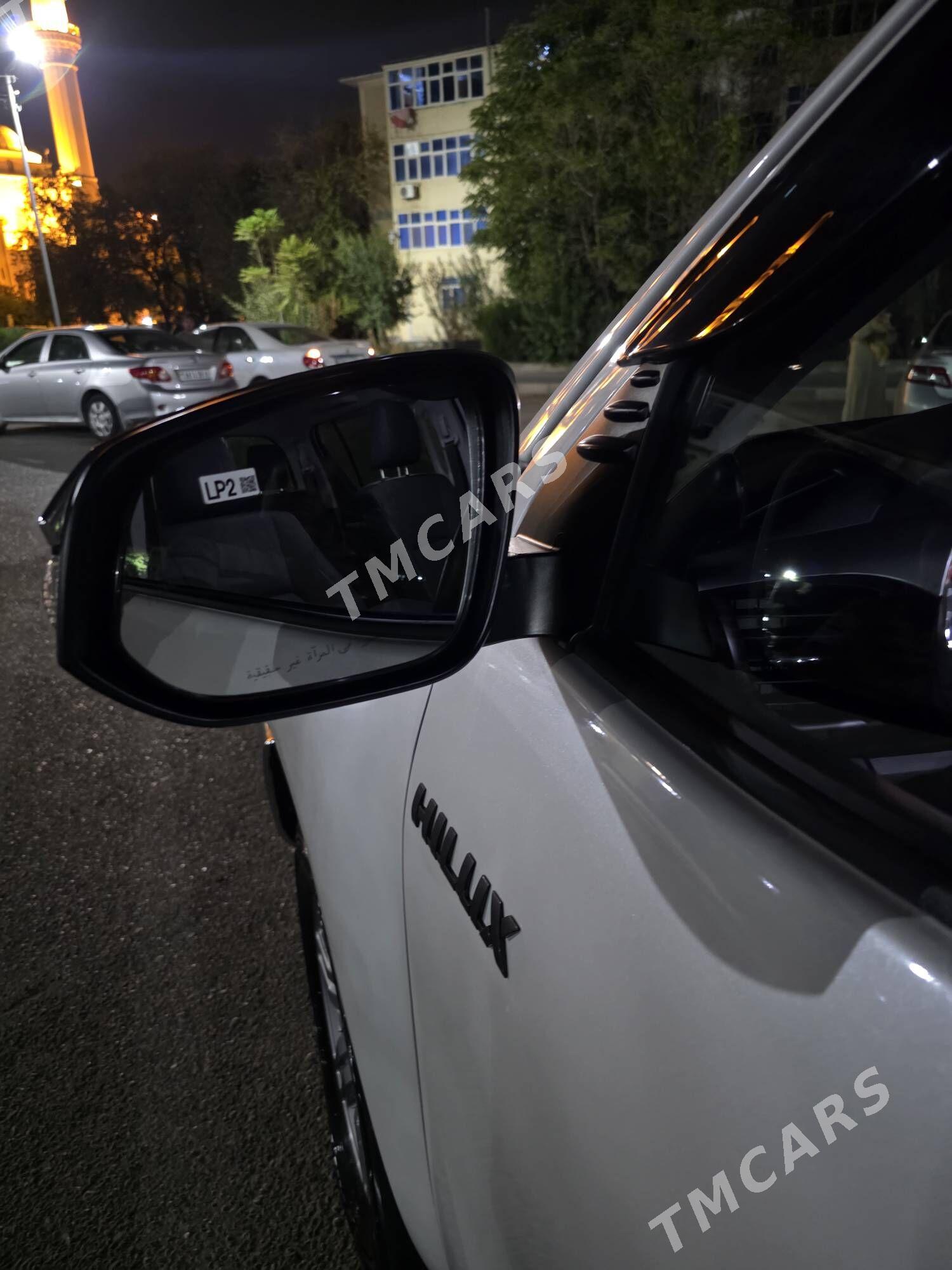 Toyota Hilux 2025 - 670 000 TMT - Aşgabat - img 4