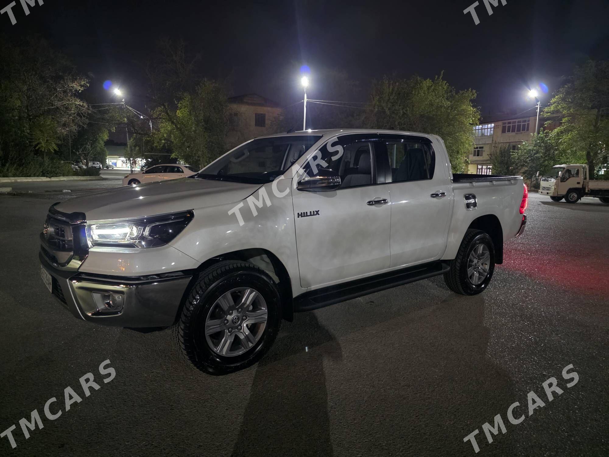 Toyota Hilux 2025 - 670 000 TMT - Aşgabat - img 8