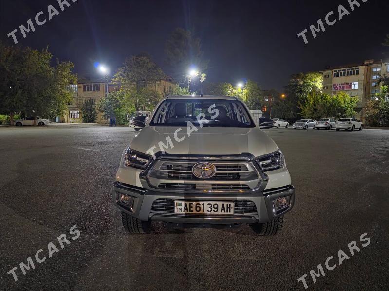 Toyota Hilux 2025 - 670 000 TMT - Aşgabat - img 9