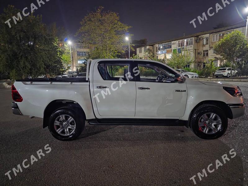 Toyota Hilux 2025 - 670 000 TMT - Aşgabat - img 5