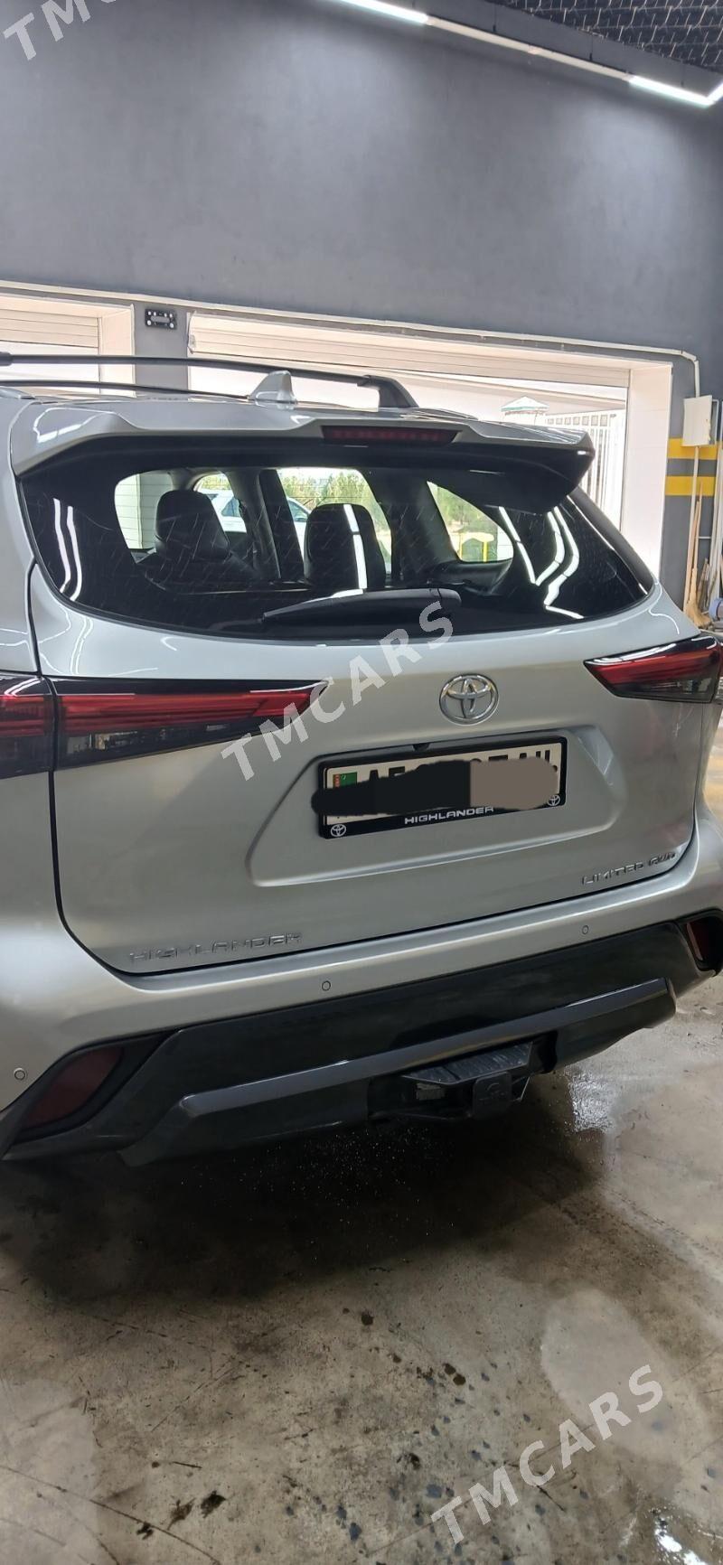 Toyota Highlander 2022 - 721 000 TMT - Ашхабад - img 4