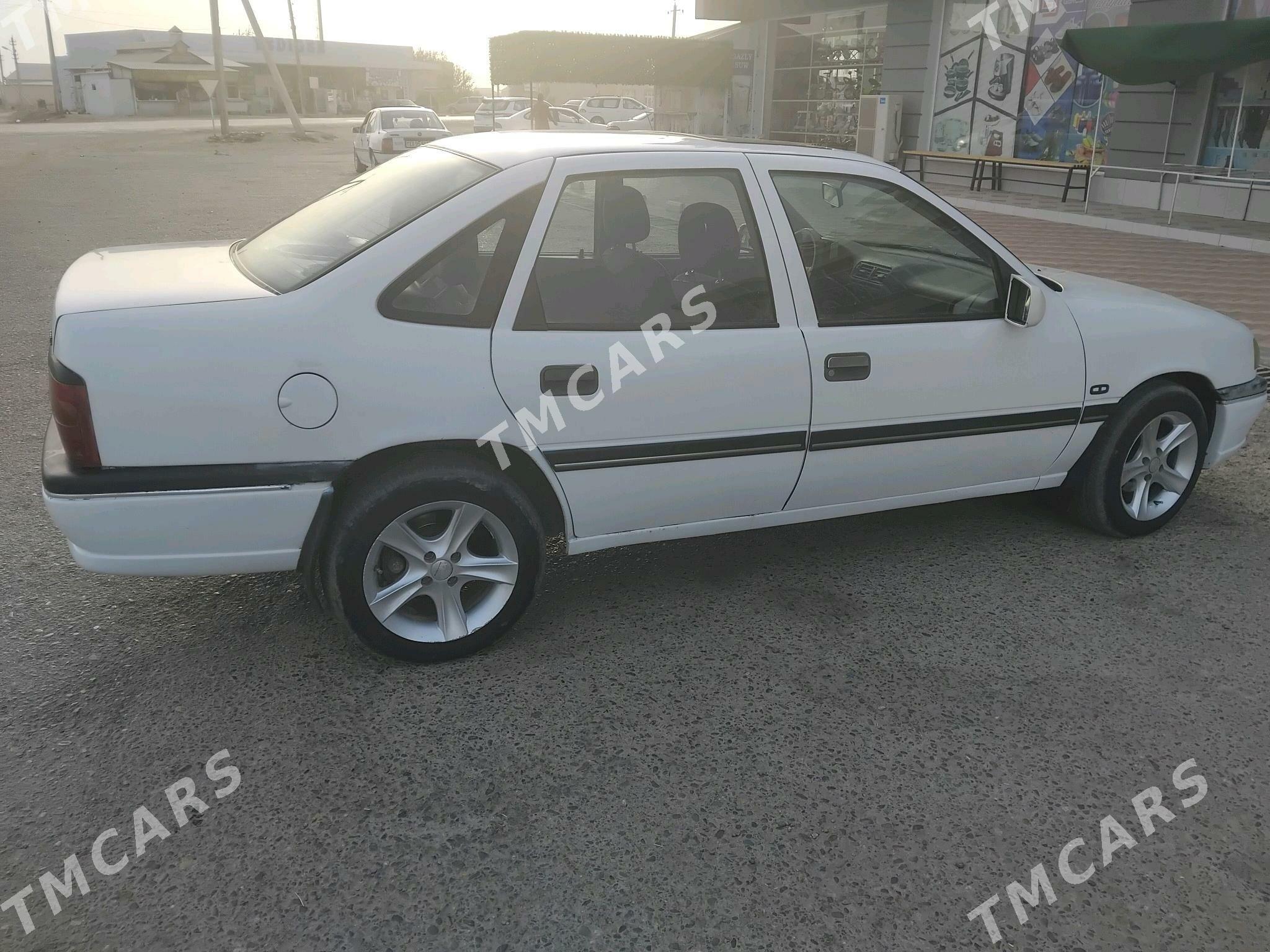Opel Vectra 1989 - 35 000 TMT - Mary - img 3