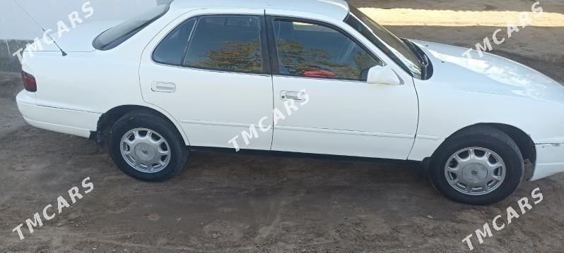 Toyota Camry 1995 - 70 000 TMT - Saýat - img 2