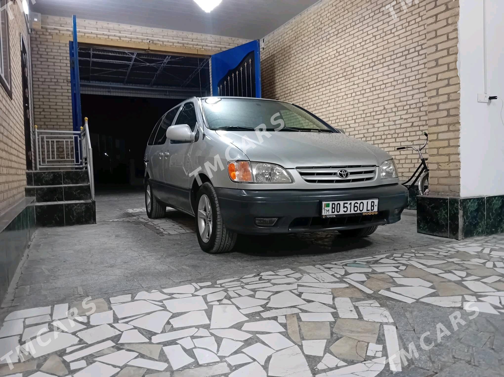Toyota Sienna 2002 - 165 000 TMT - Туркменабат - img 5