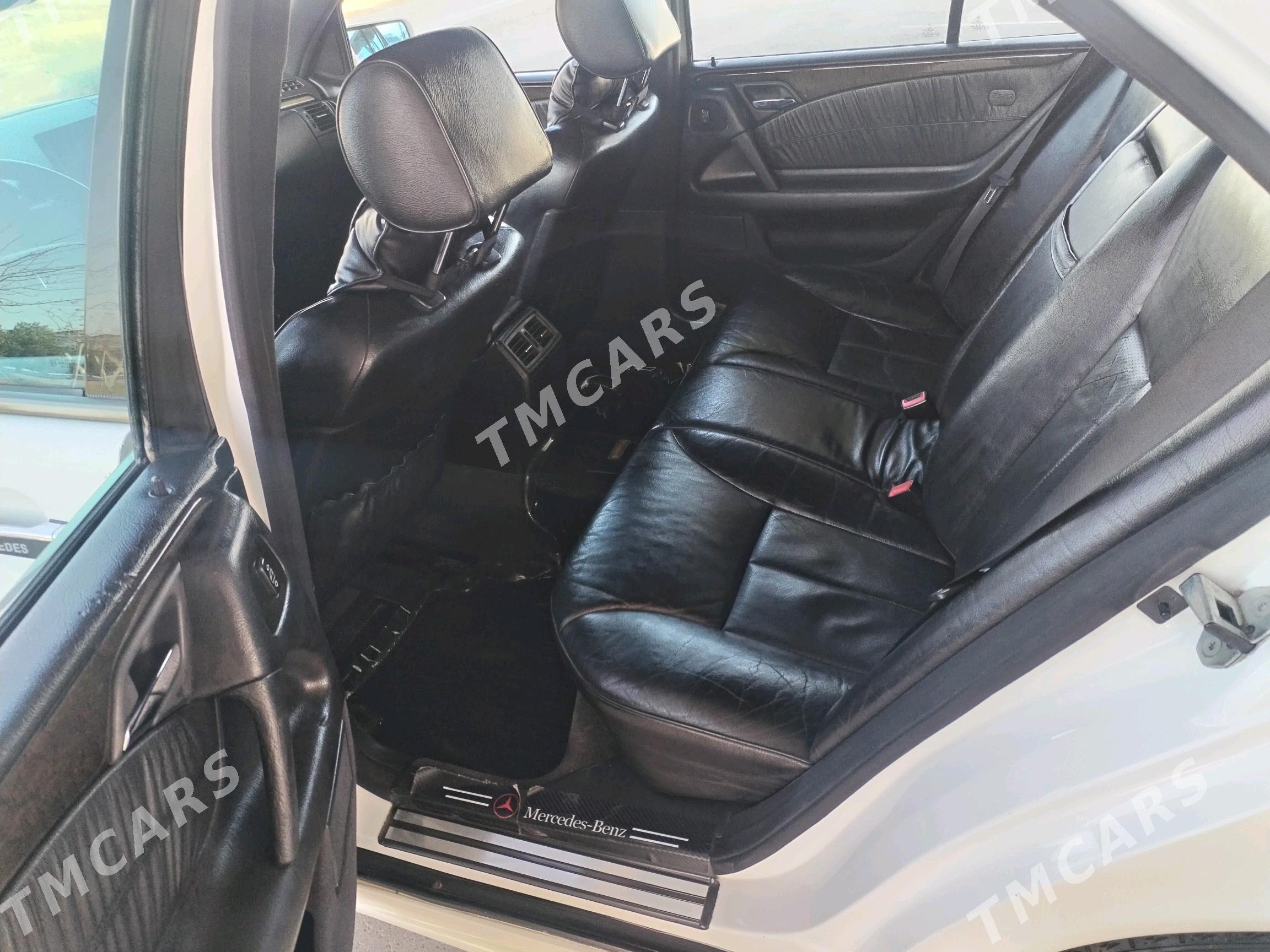 Mercedes-Benz E320 1999 - 103 000 TMT - Balkanabat - img 6