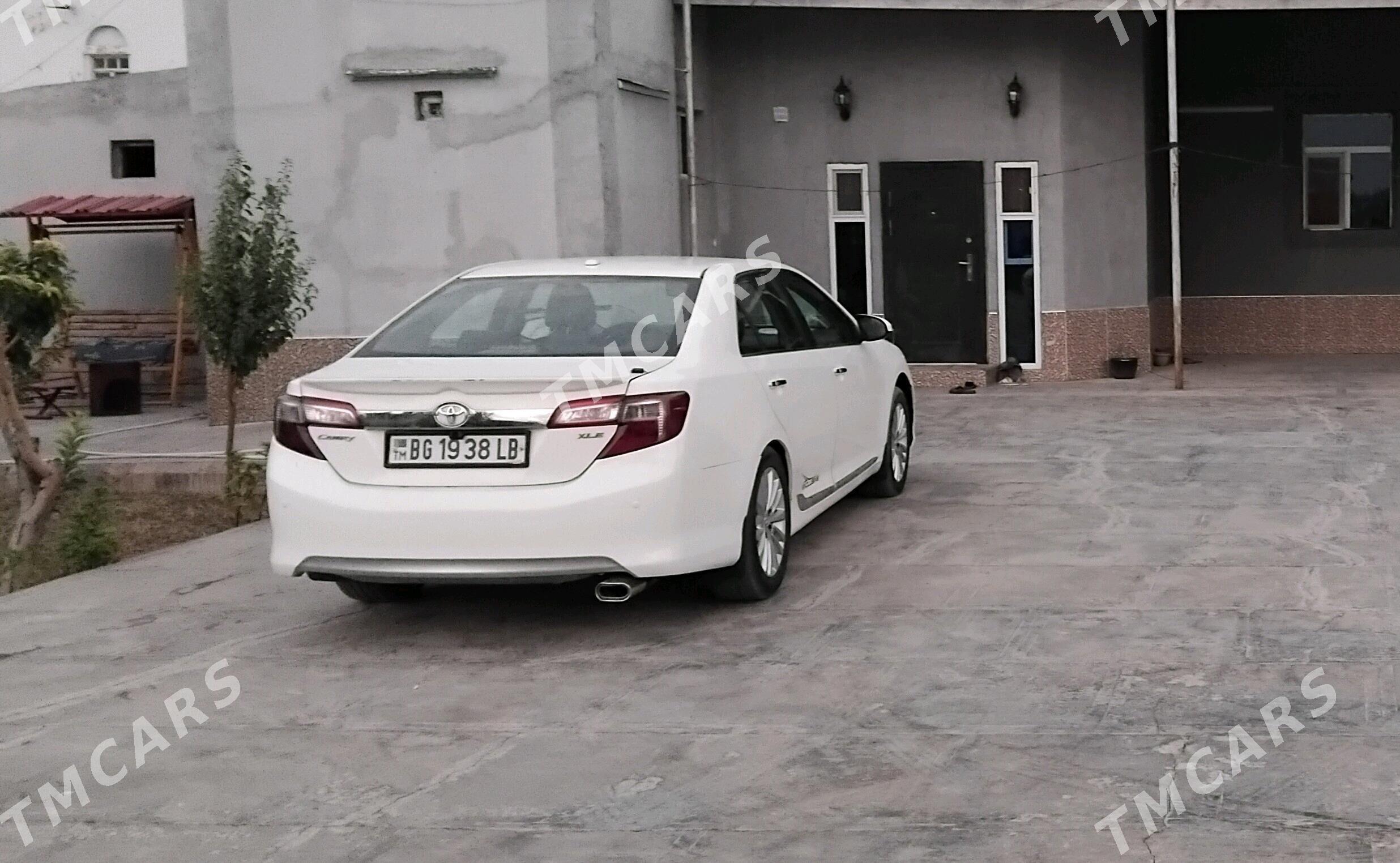Toyota Camry 2013 - 200 000 TMT - Сейди - img 3