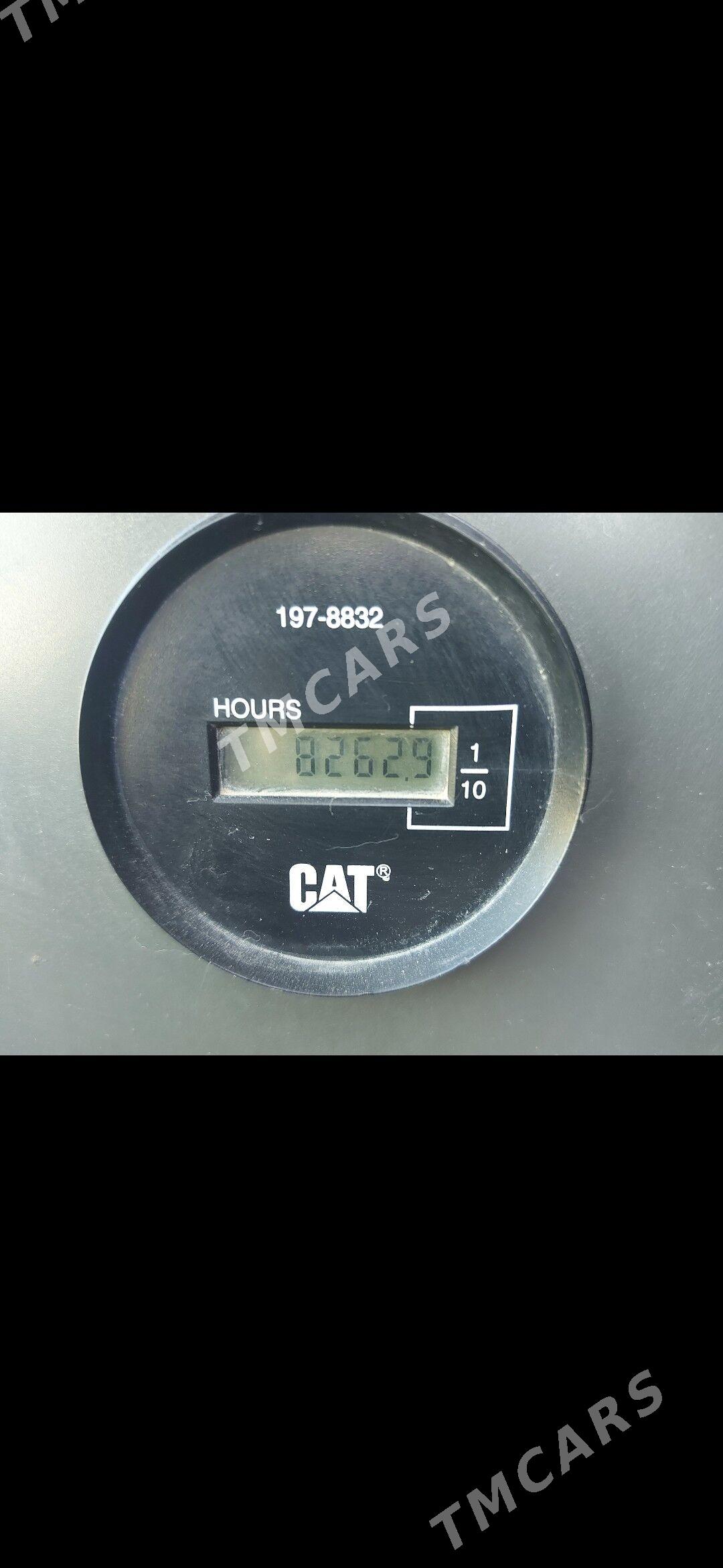 Caterpillar Excavator 2013 - 1 150 000 TMT - Балканабат - img 2