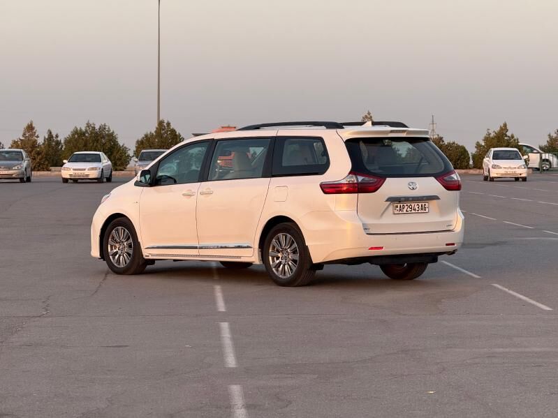 Toyota Sienna 2020 - 575 000 TMT - Ашхабад - img 4