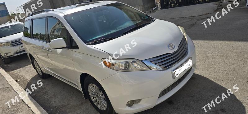 Toyota Sienna 2012 - 315 000 TMT - Туркменабат - img 4