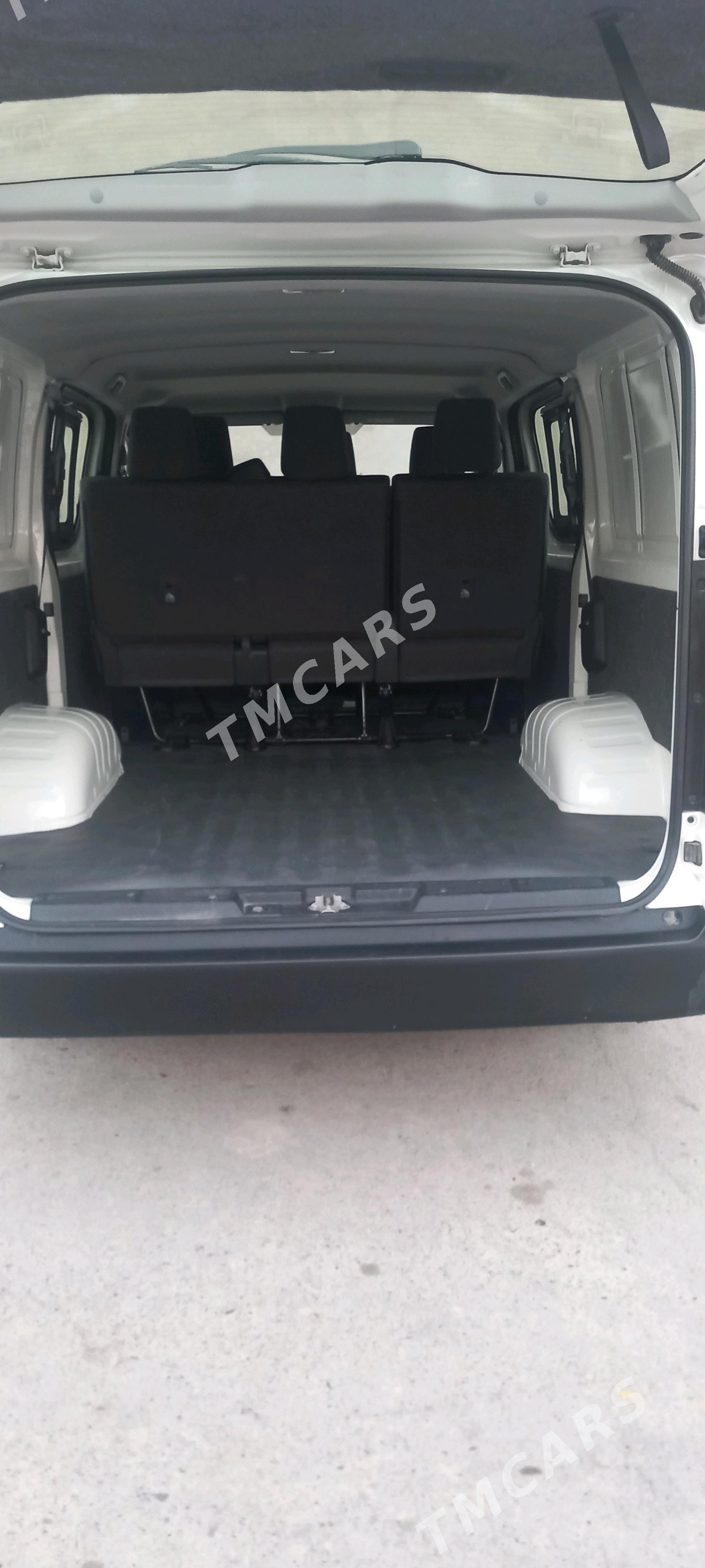 Toyota Hiace 2022 - 475 000 TMT - Гарабекевюл - img 6