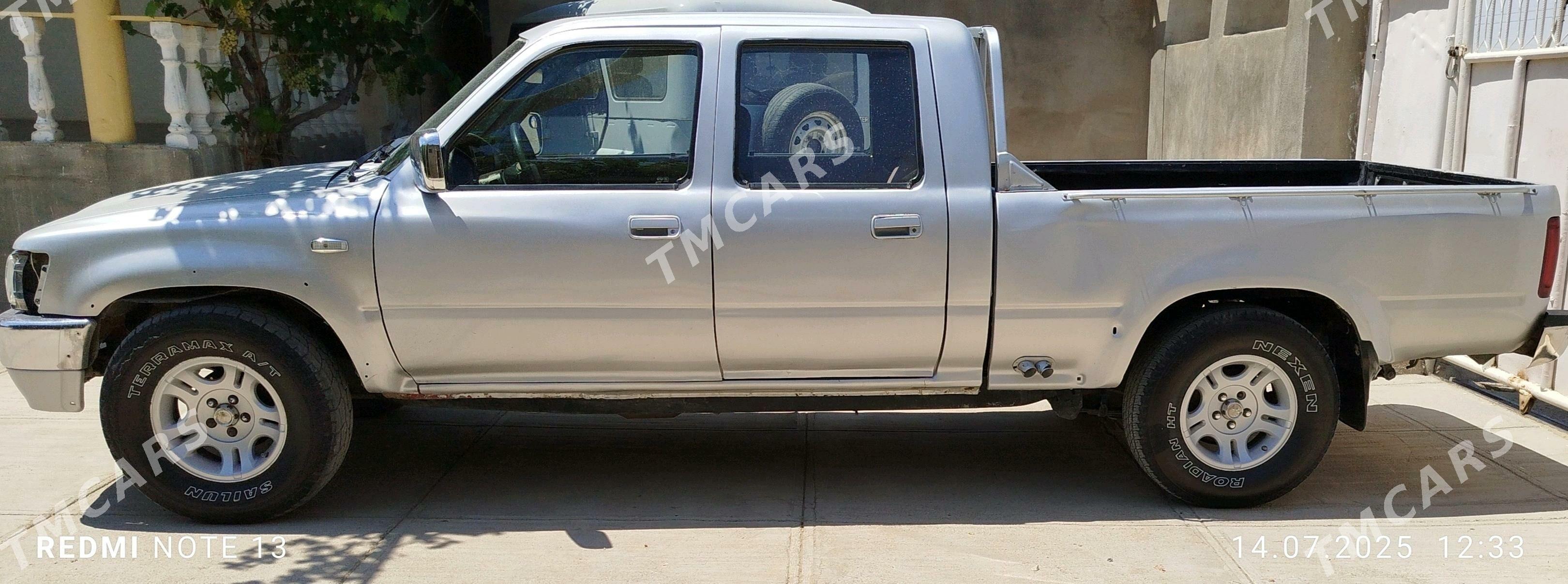 Toyota Hilux 2006 - 60 000 TMT - Балканабат - img 1