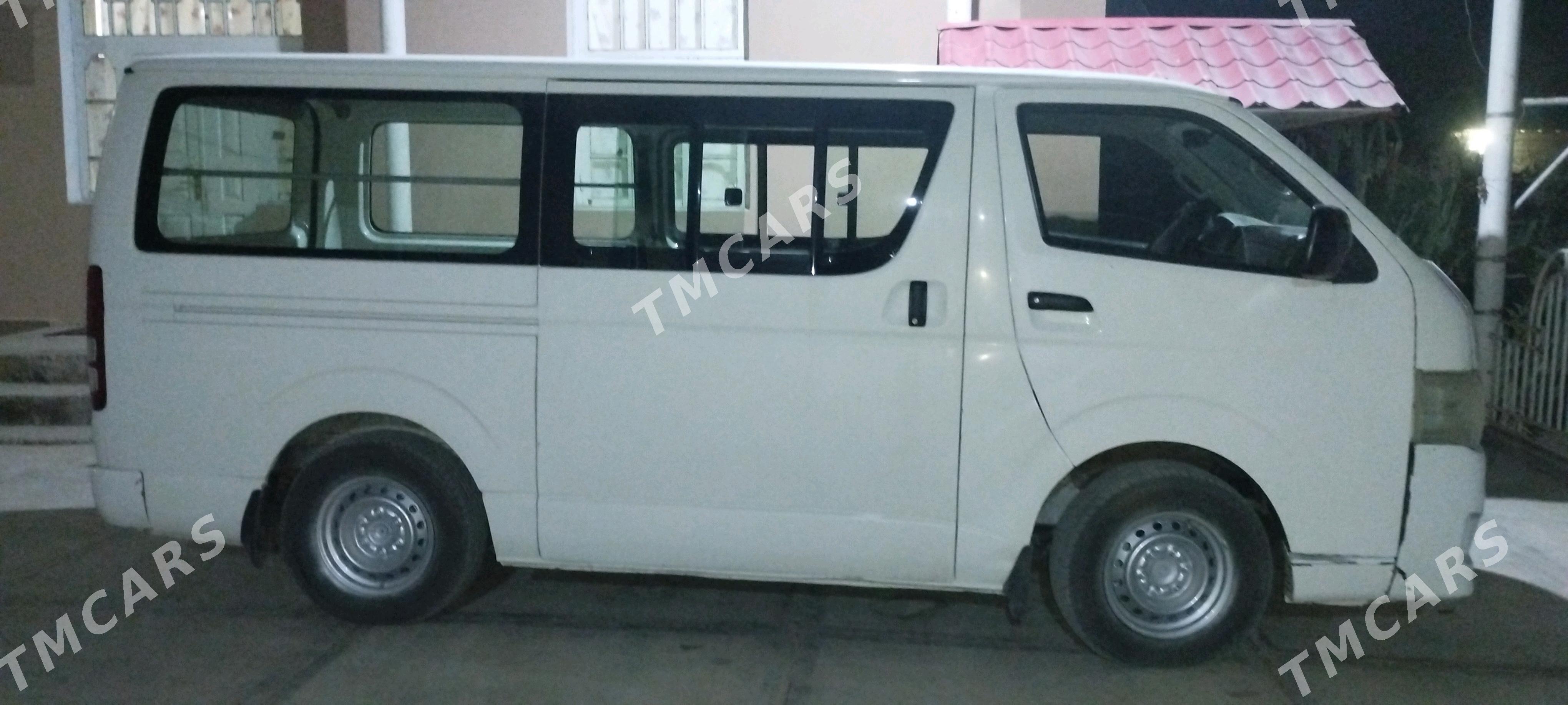 Toyota Hiace 2010 - 230 000 TMT - Сакарчага - img 2