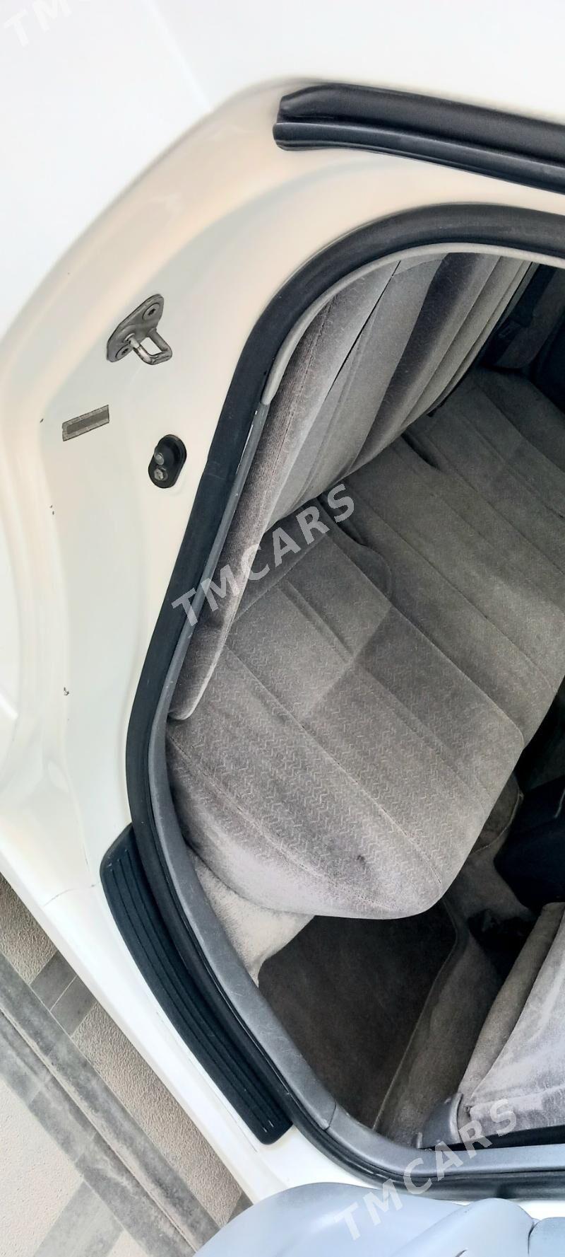 Toyota Camry 1998 - 113 000 TMT - Мары - img 1