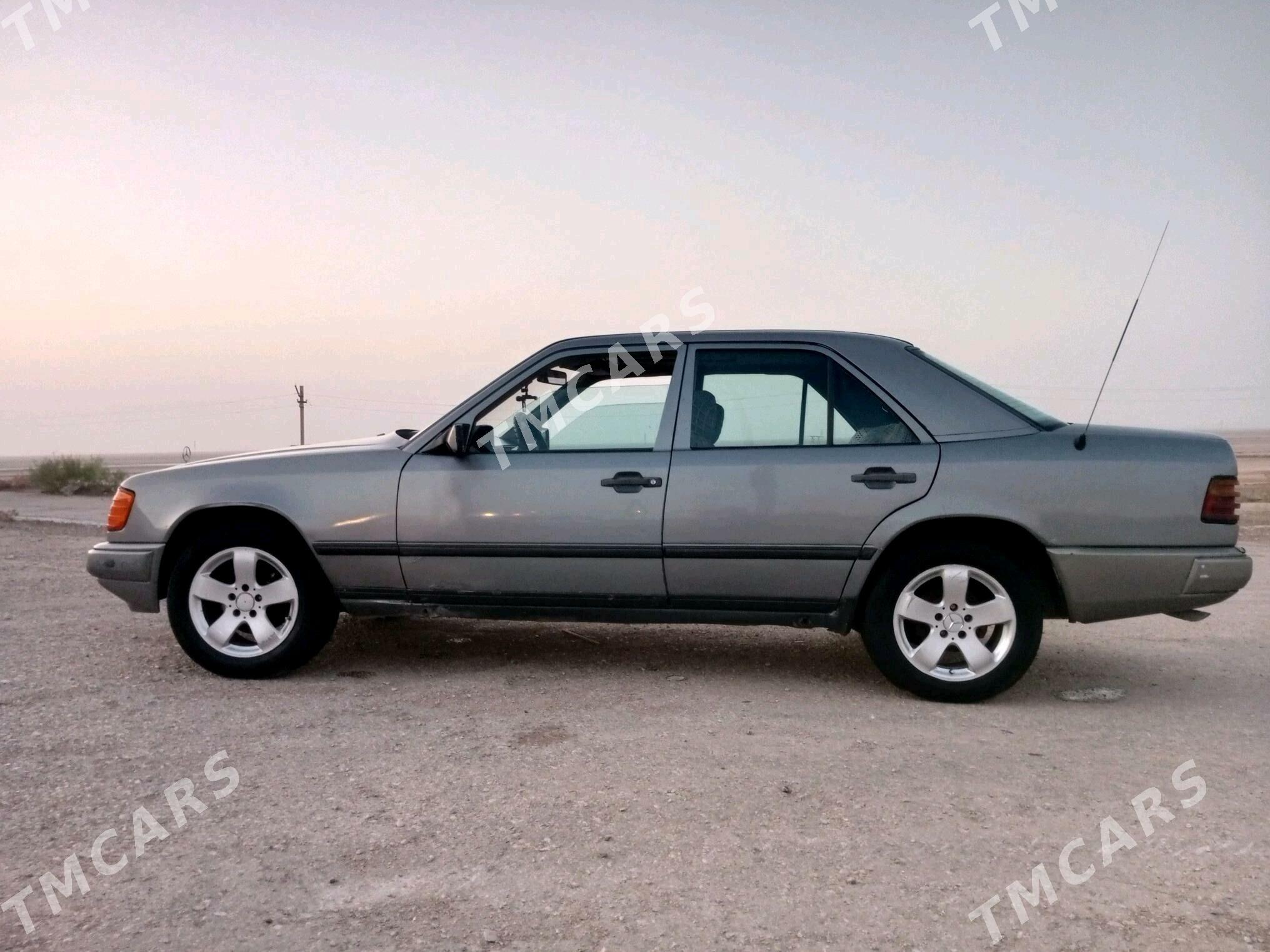 Mercedes-Benz 190E 1988 - 20 000 TMT - Балканабат - img 3