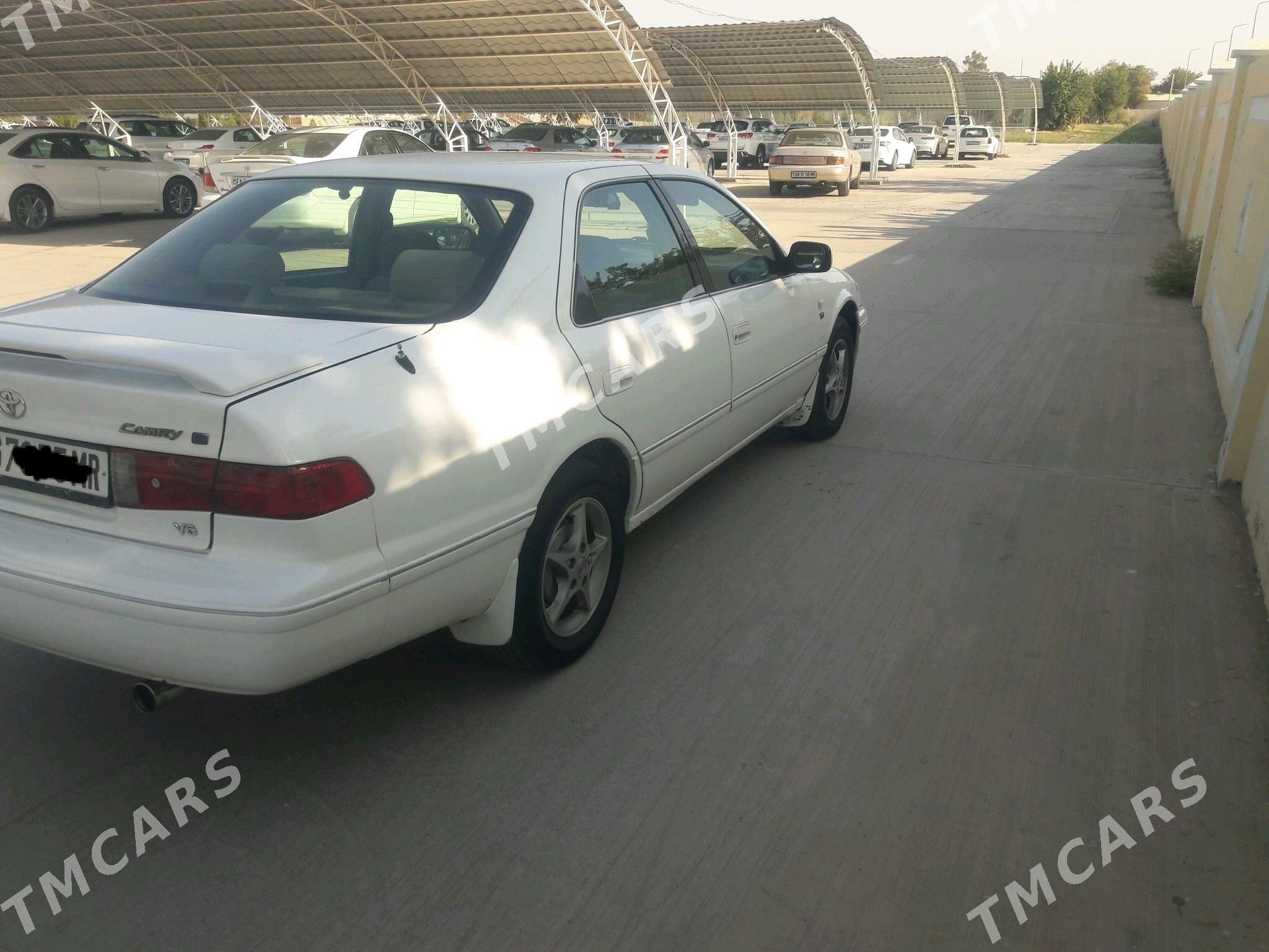 Toyota Camry 2001 - 132 000 TMT - Байрамали - img 2