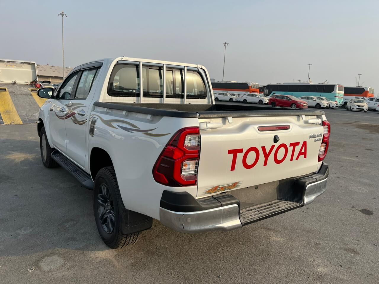 Toyota Hilux 2025 - 668 000 TMT - Ашхабад - img 1