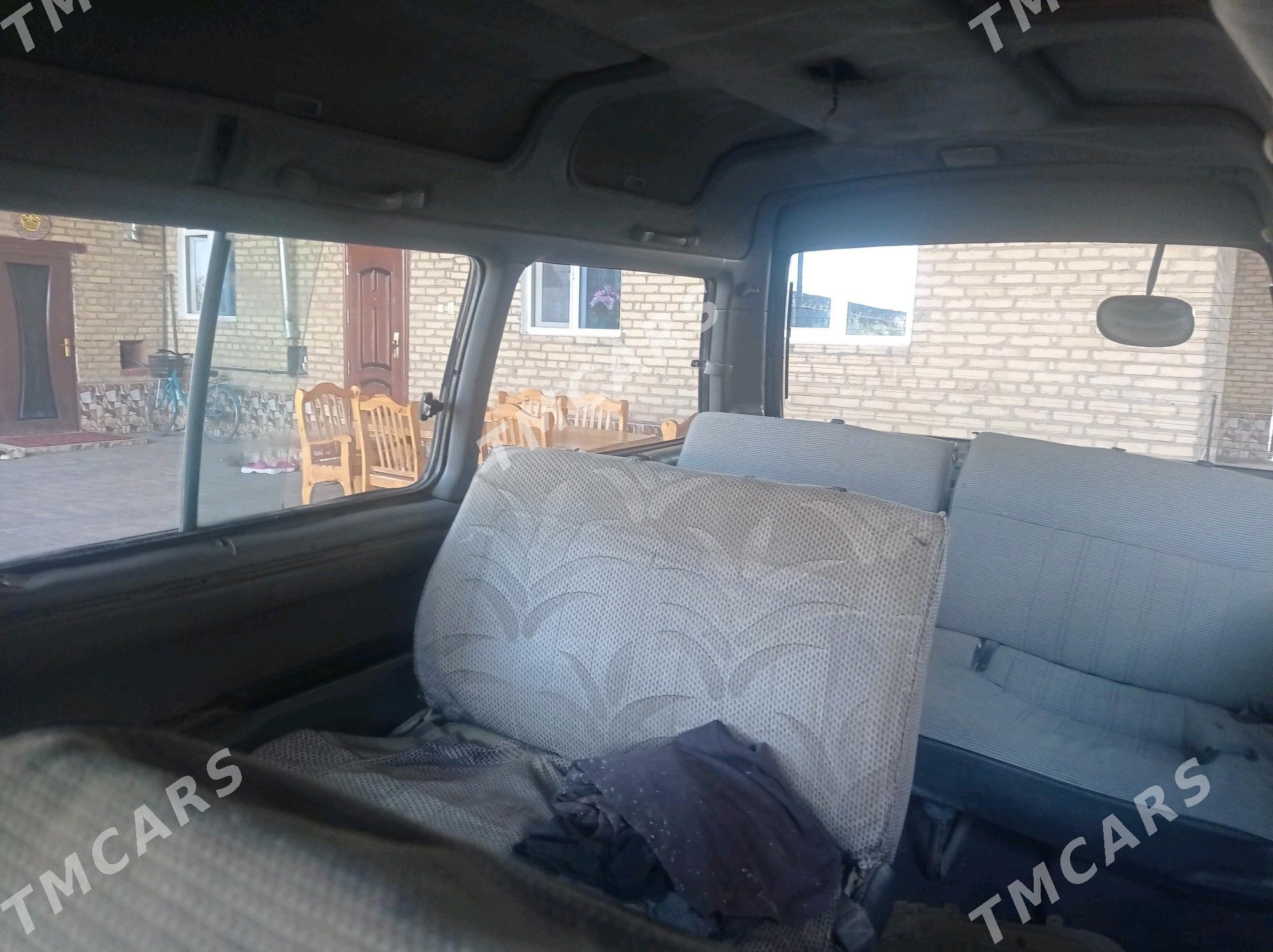 Toyota Town Ace 1992 - 20 000 TMT - Саят - img 7
