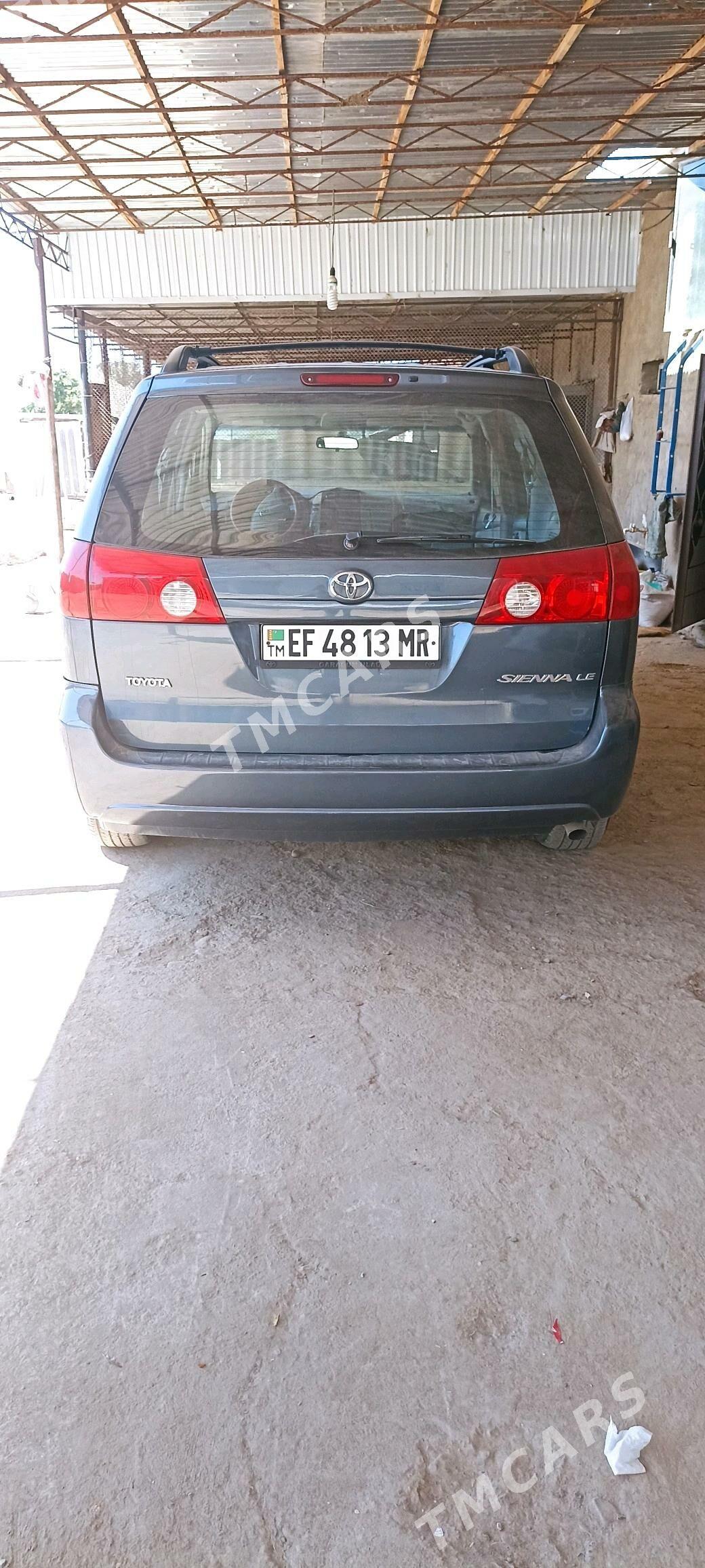 Toyota Sienna 2006 - 250 000 TMT - Мургап - img 1