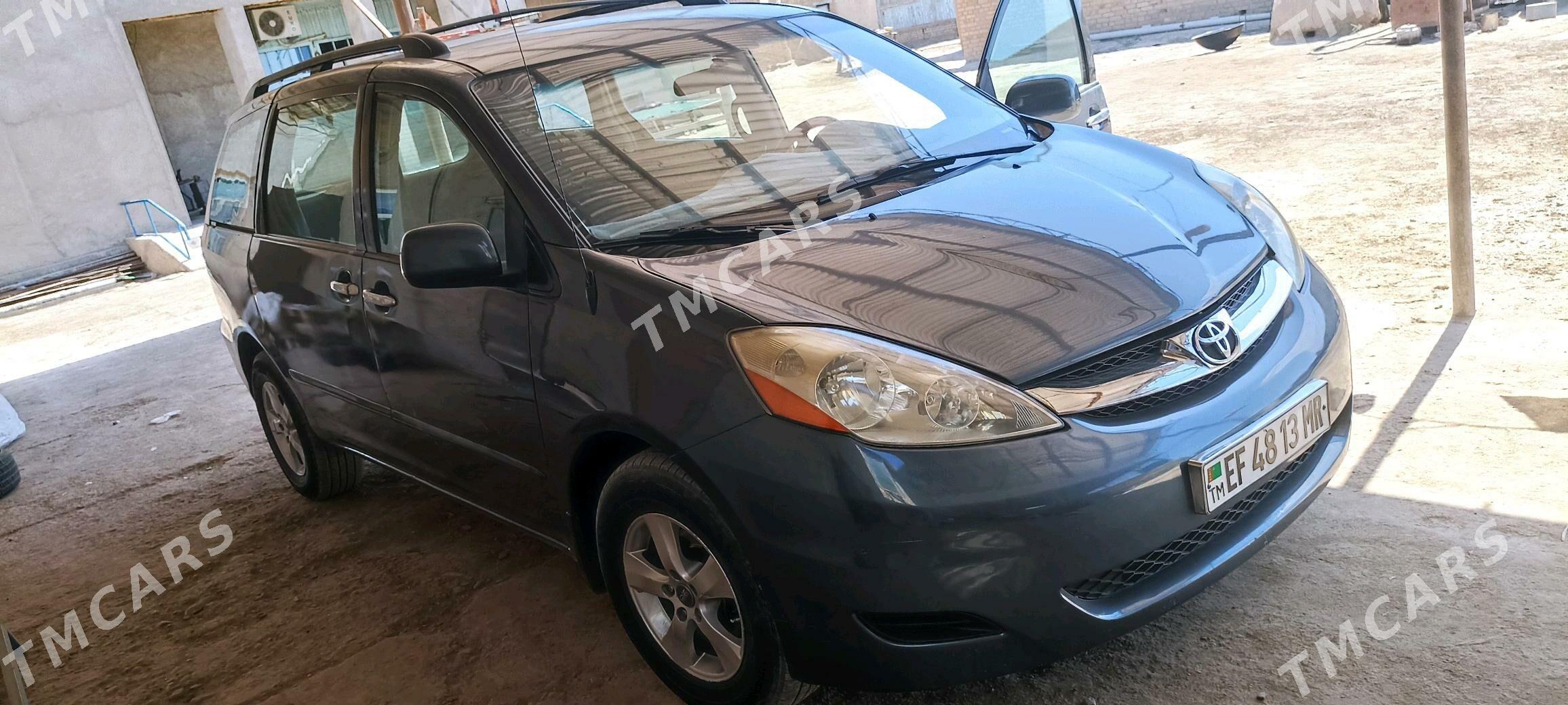 Toyota Sienna 2006 - 250 000 TMT - Мургап - img 3