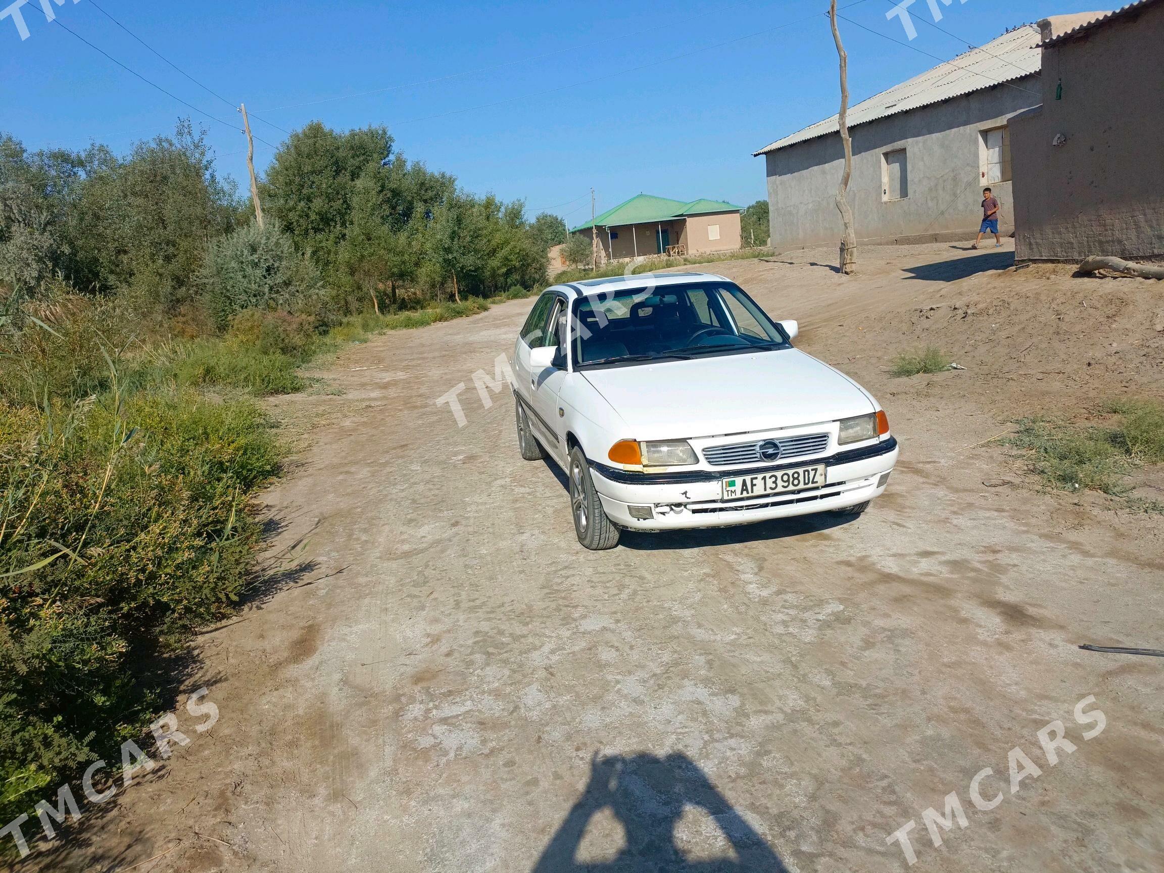 Opel Astra 1993 - 30 000 TMT - Gubadag - img 1