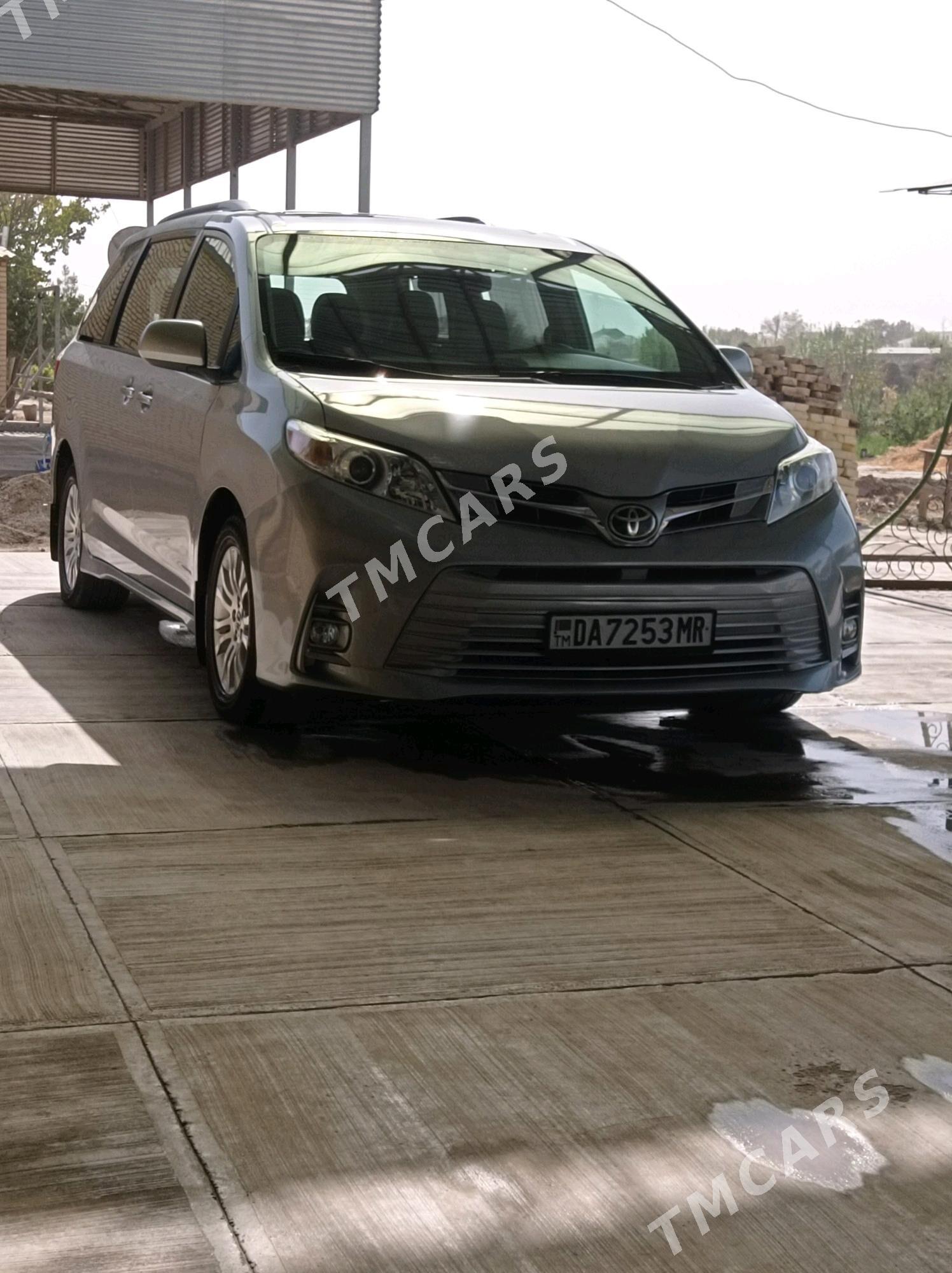 Toyota Sienna 2020 - 600 000 TMT - Туркменгала - img 6