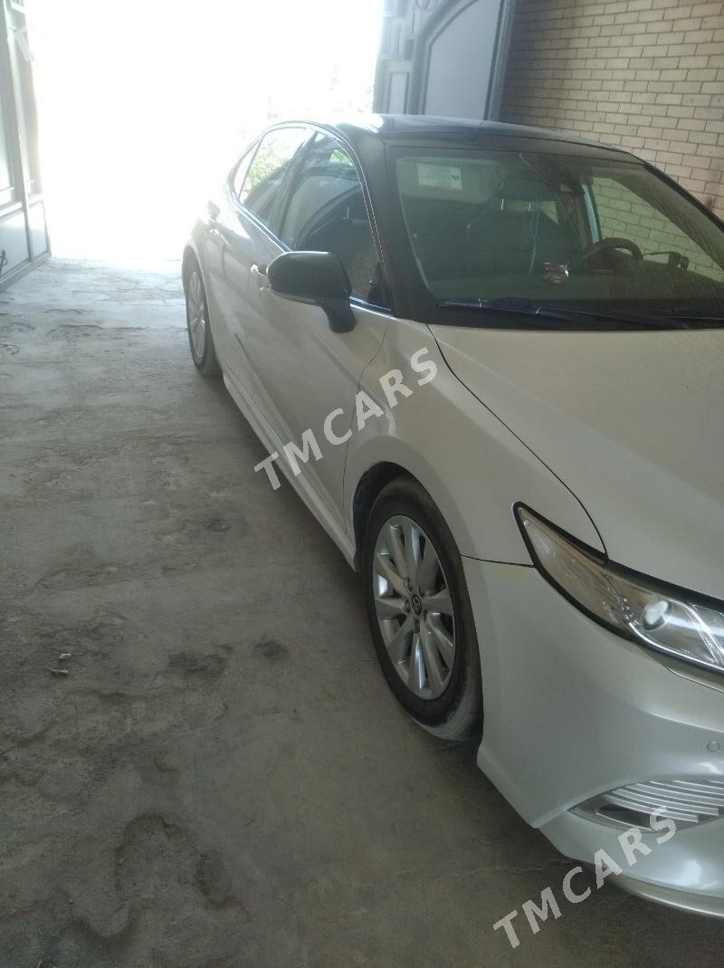 Toyota Camry 2019 - 380 000 TMT - Фарап - img 3