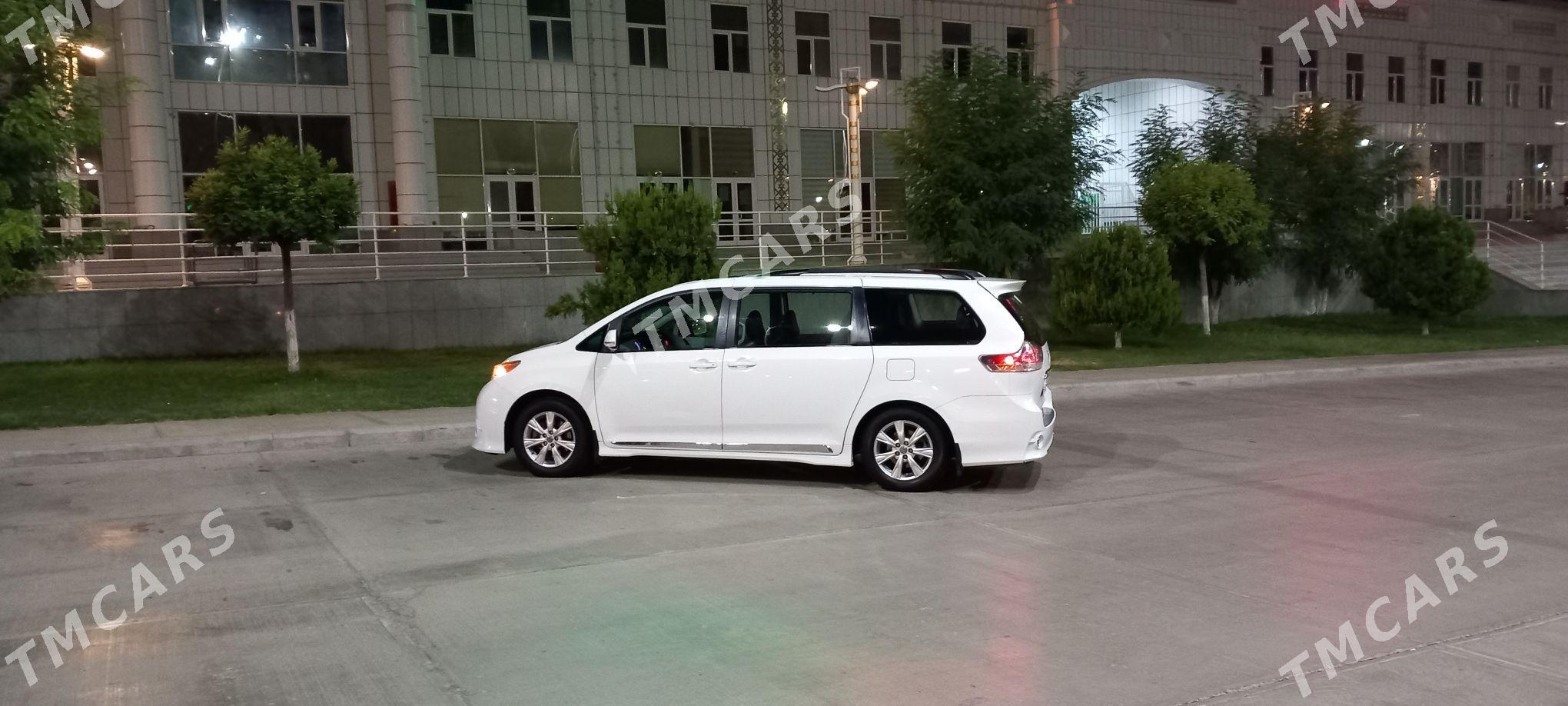 Toyota Sienna 2012 - 285 000 TMT - Ашхабад - img 10