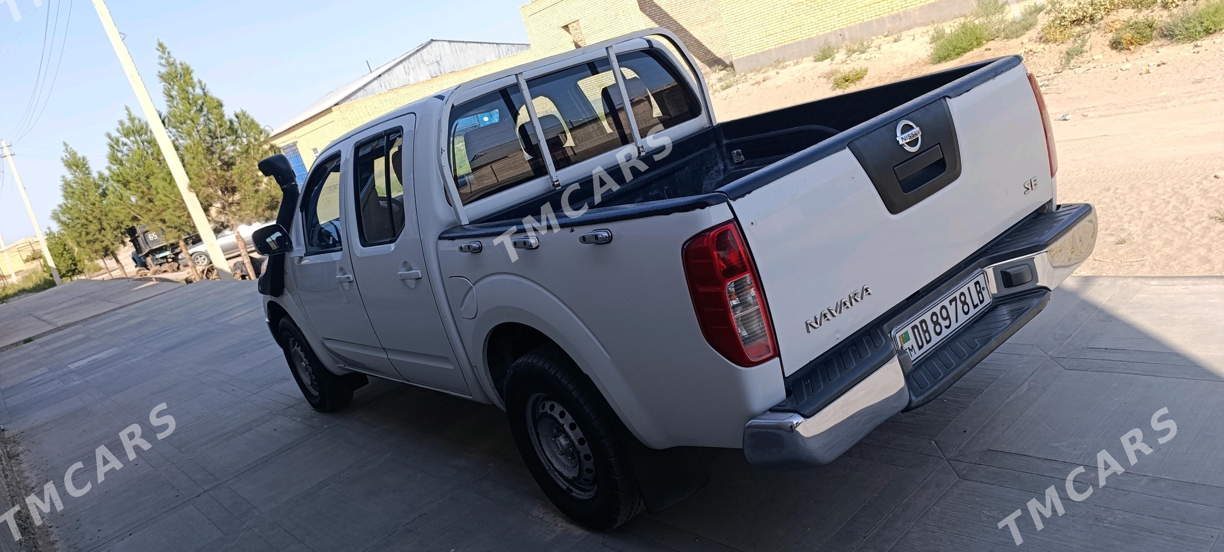 Nissan Navara 2011 - 180 000 TMT - Фарап - img 4