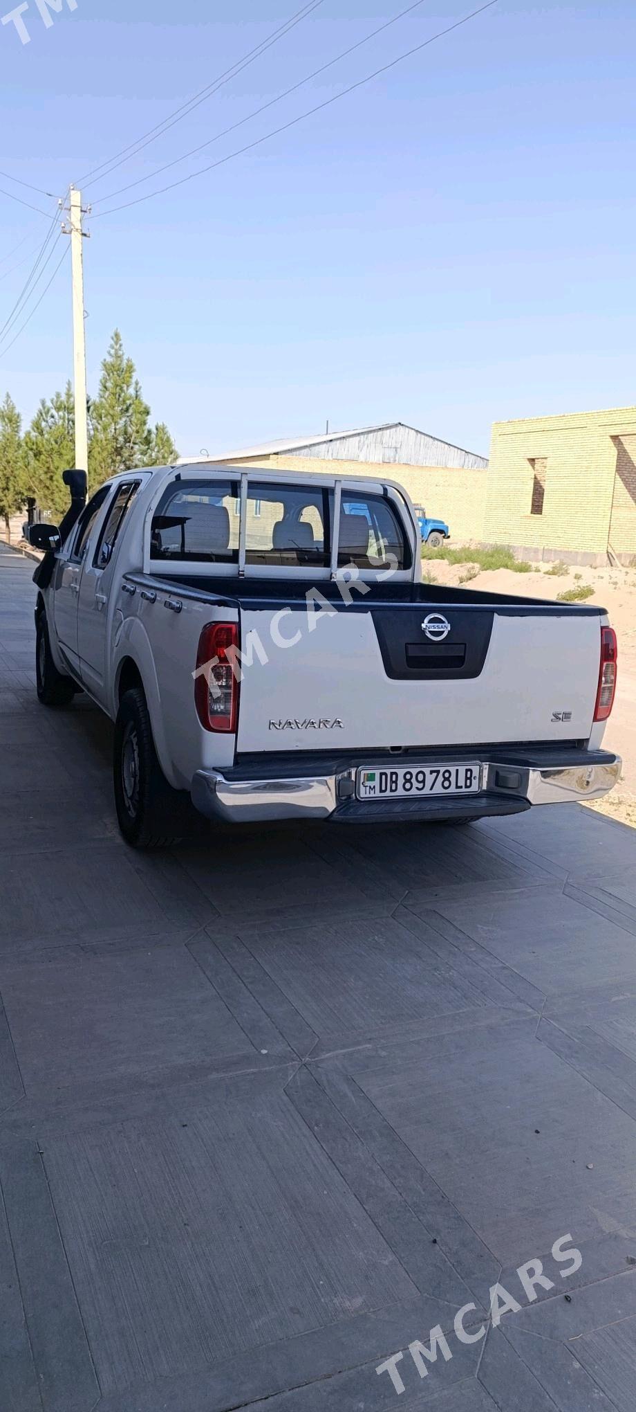 Nissan Navara 2011 - 180 000 TMT - Фарап - img 6