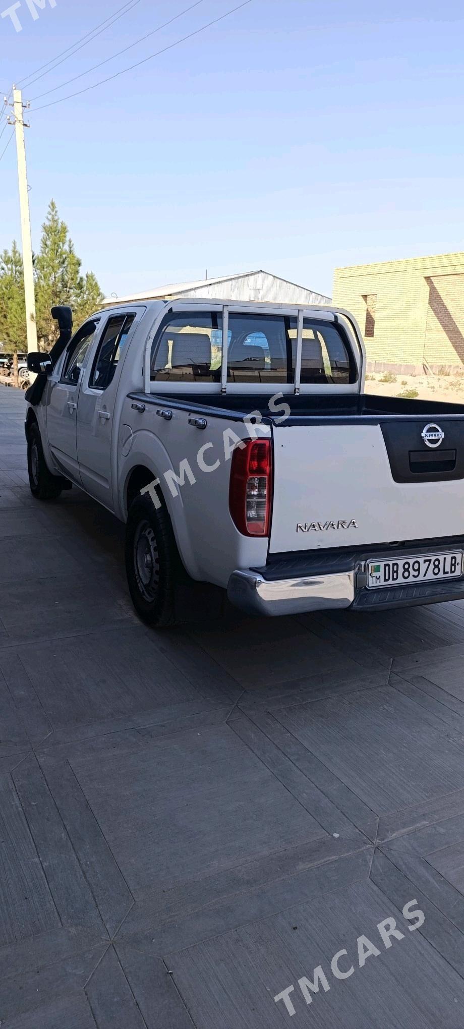 Nissan Navara 2011 - 180 000 TMT - Фарап - img 5