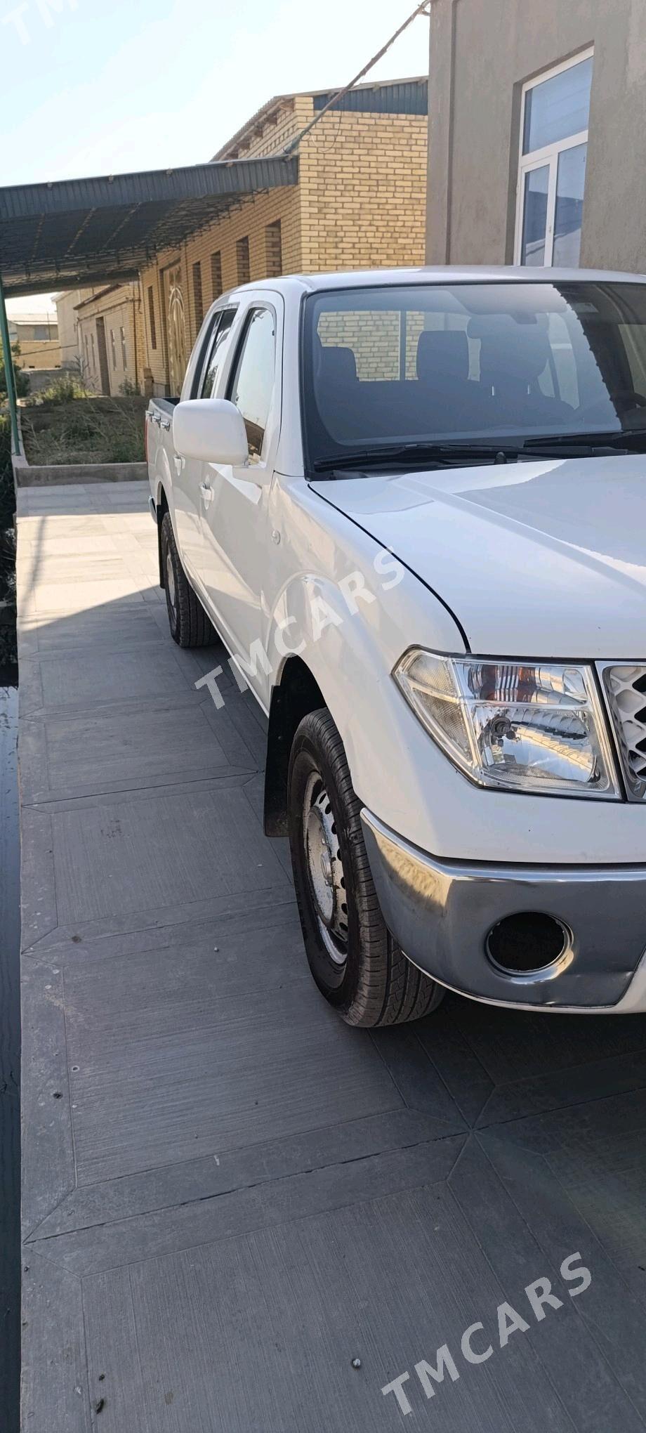 Nissan Navara 2011 - 180 000 TMT - Фарап - img 7