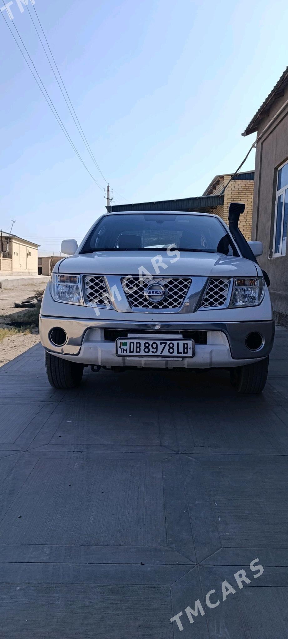 Nissan Navara 2011 - 180 000 TMT - Фарап - img 8