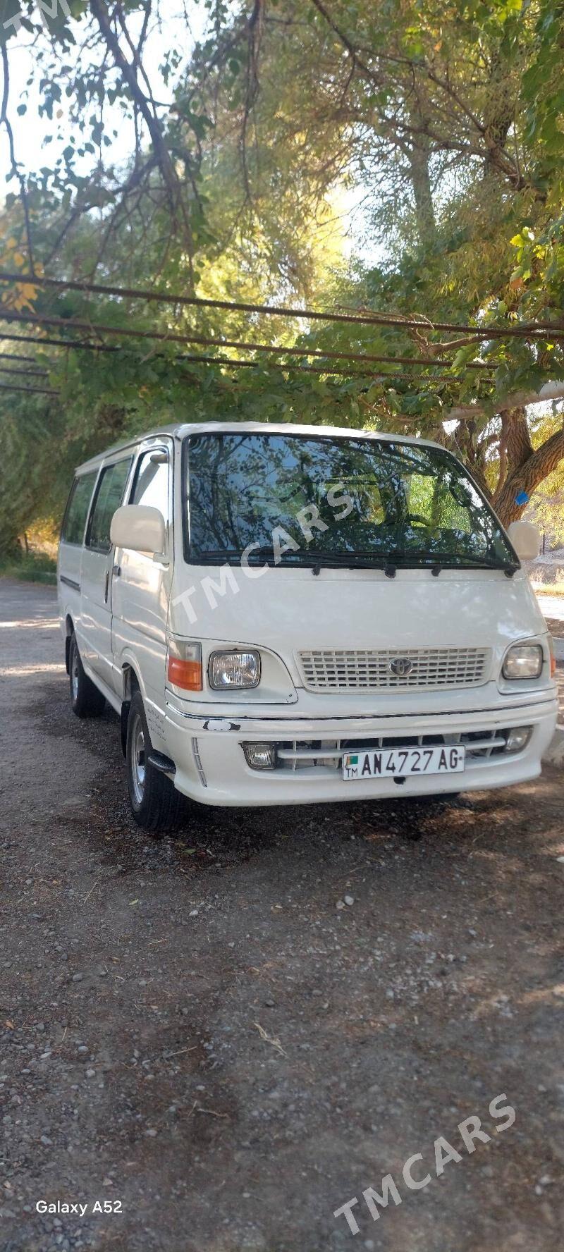 Toyota Hiace 2003 - 140 000 TMT - Бузмеин - img 4