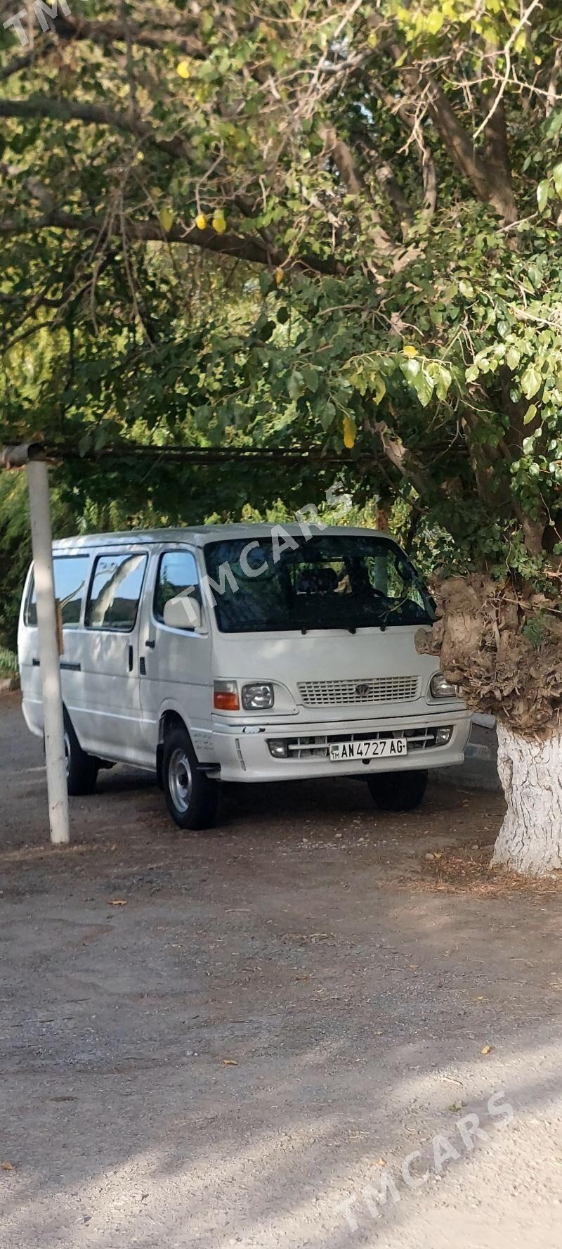 Toyota Hiace 2003 - 140 000 TMT - Бузмеин - img 5