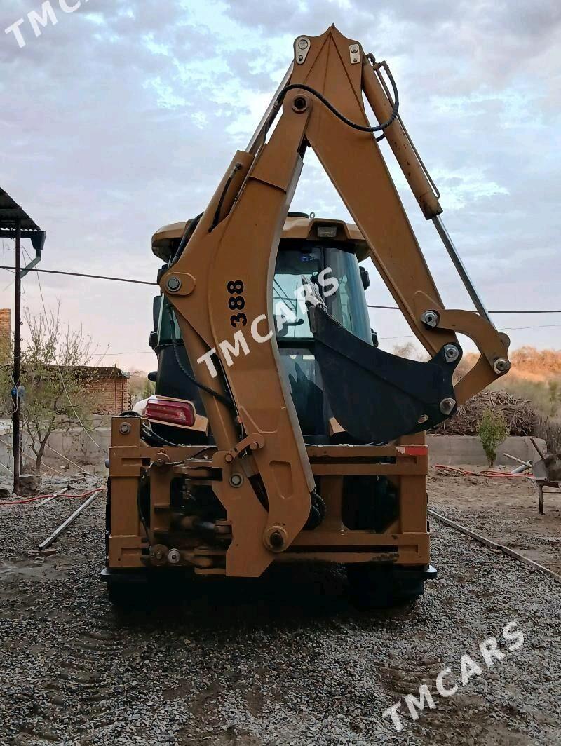JCB 4CX ECO 2025 - 680 000 TMT - Фарап - img 2