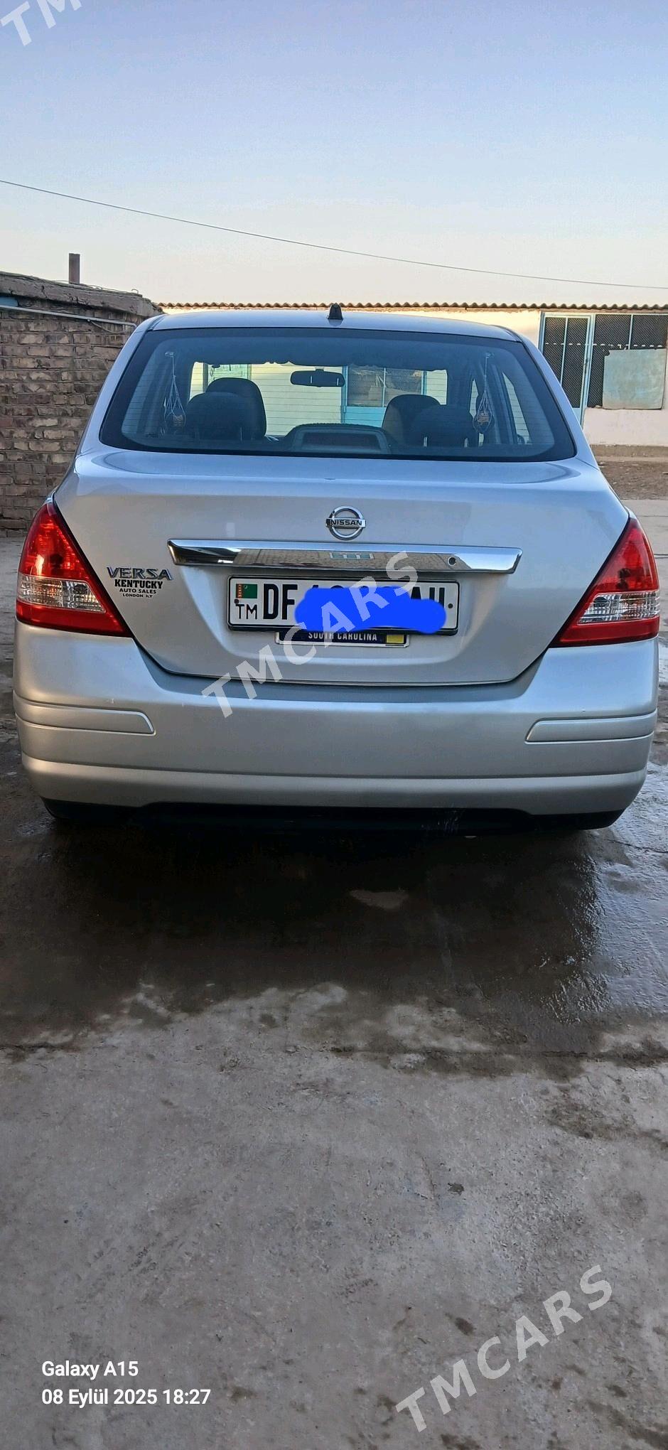 Nissan Versa 2010 - 110 000 TMT - Tejen - img 1