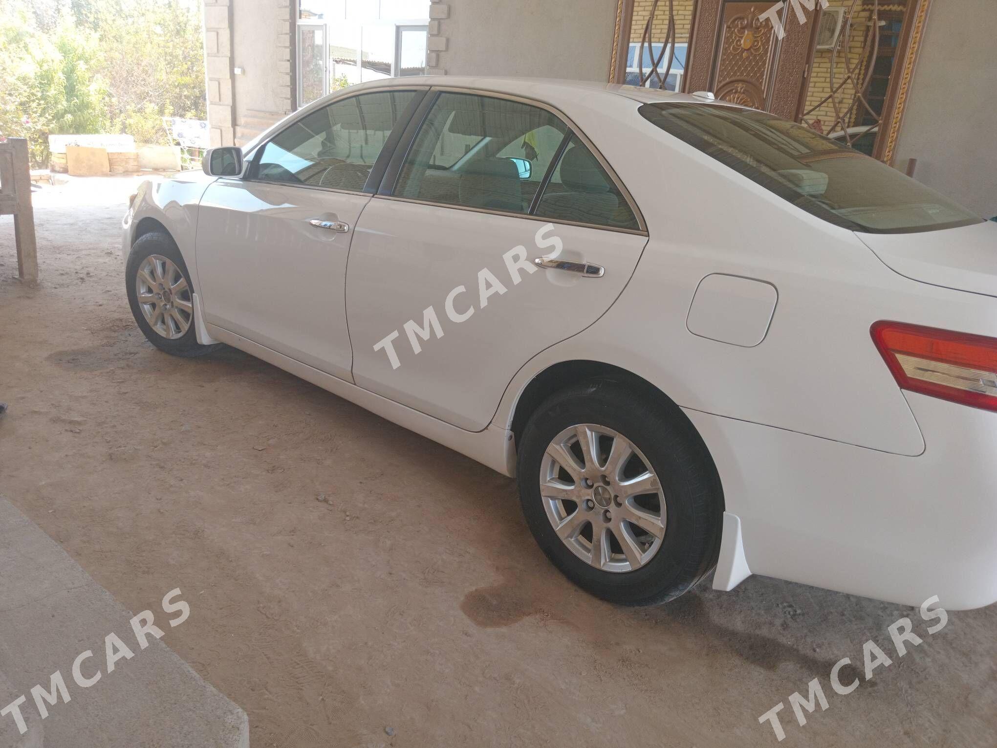 Toyota Camry 2010 - 172 000 TMT - Мары - img 8