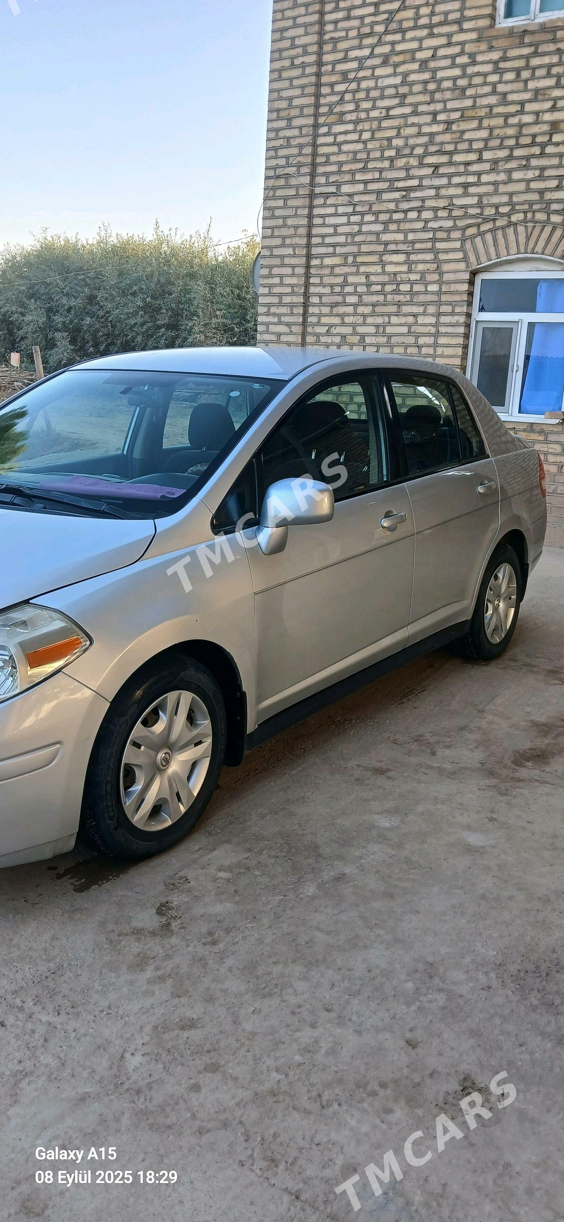 Nissan Versa 2010 - 110 000 TMT - Tejen - img 4